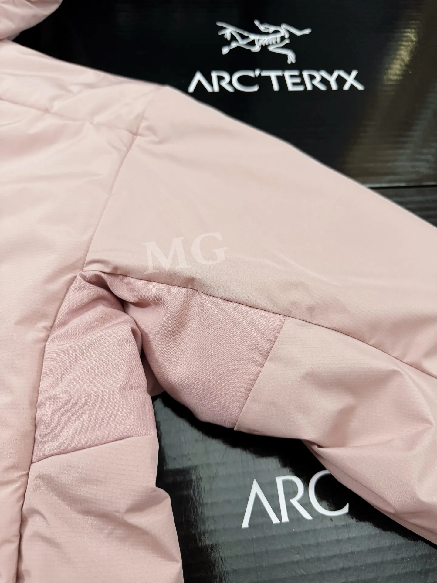 Arc'teryx Atom AR Hoody Insulated Jacket D32019371 — view 4