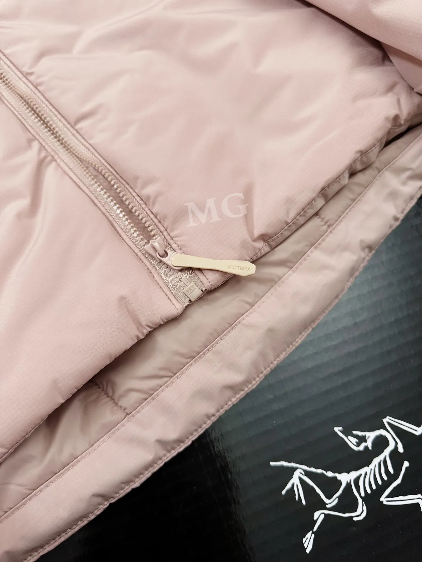 Arc'teryx Atom AR Hoody Insulated Jacket D32019371 — view 6