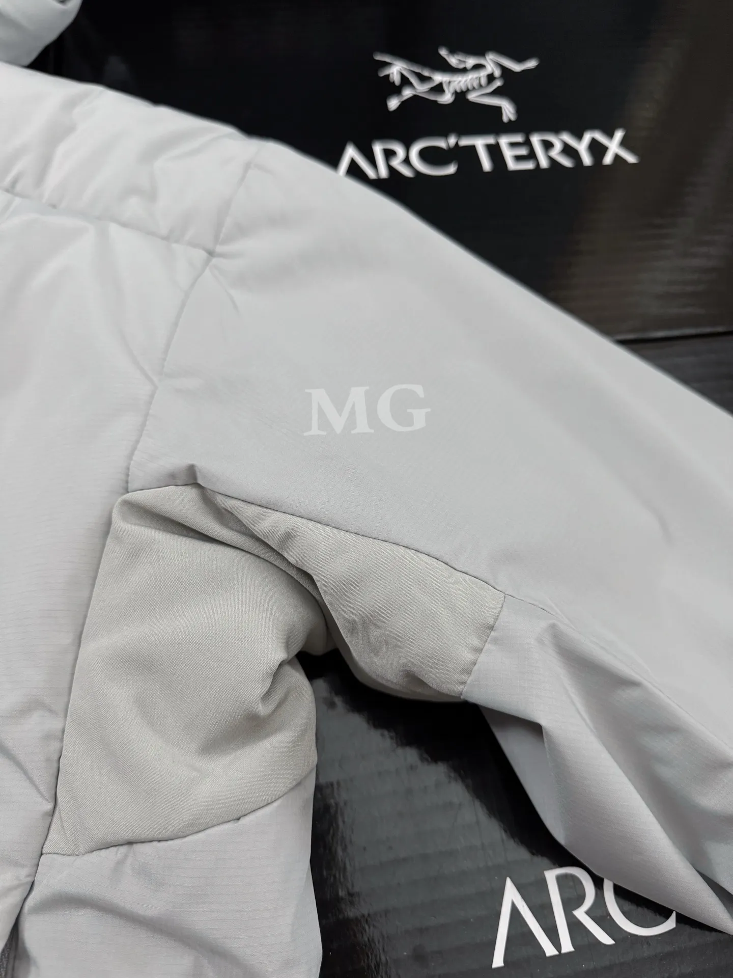 Atom AR Hoody Insulated Jacket D32019320 — view 4
