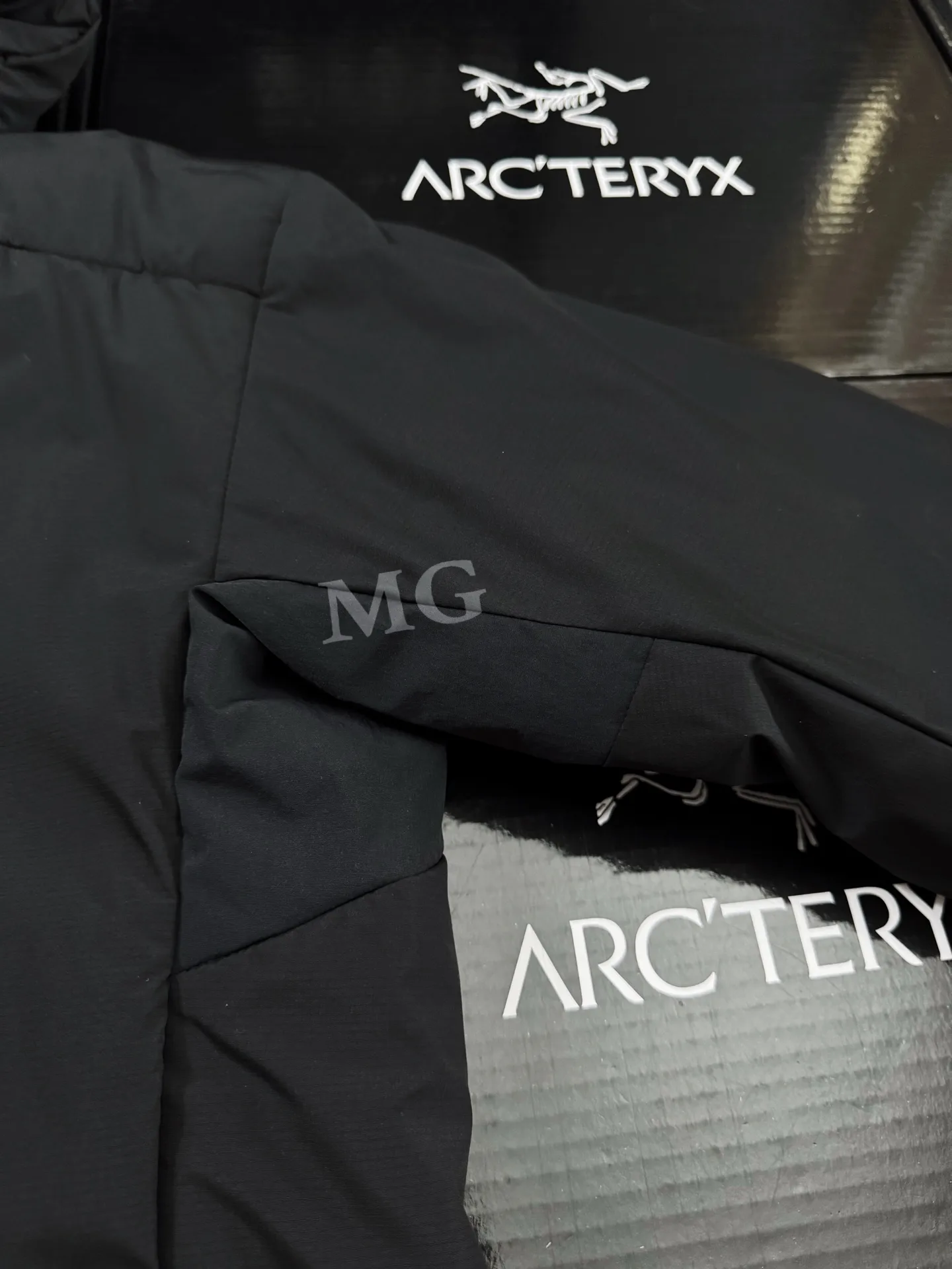 Atom AR Hoody Insulated Jacket D32019321 — view 4