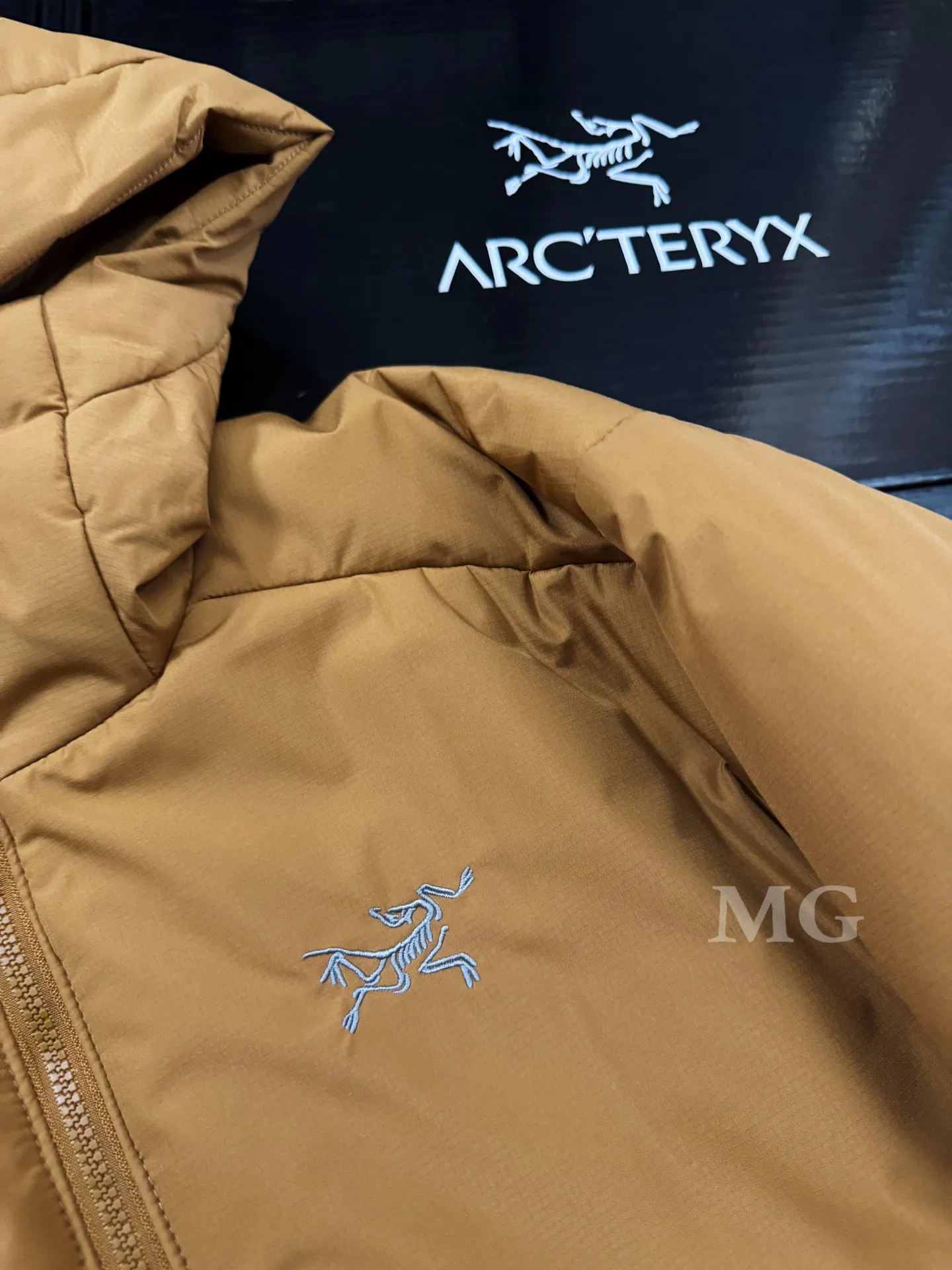 Arc'teryx Atom AR Hoody Insulated Jacket D32019372 — view 2