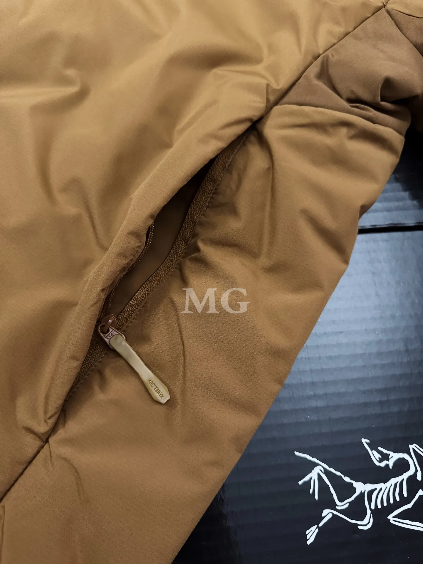 Arc'teryx Atom AR Hoody Insulated Jacket D32019372 — view 5