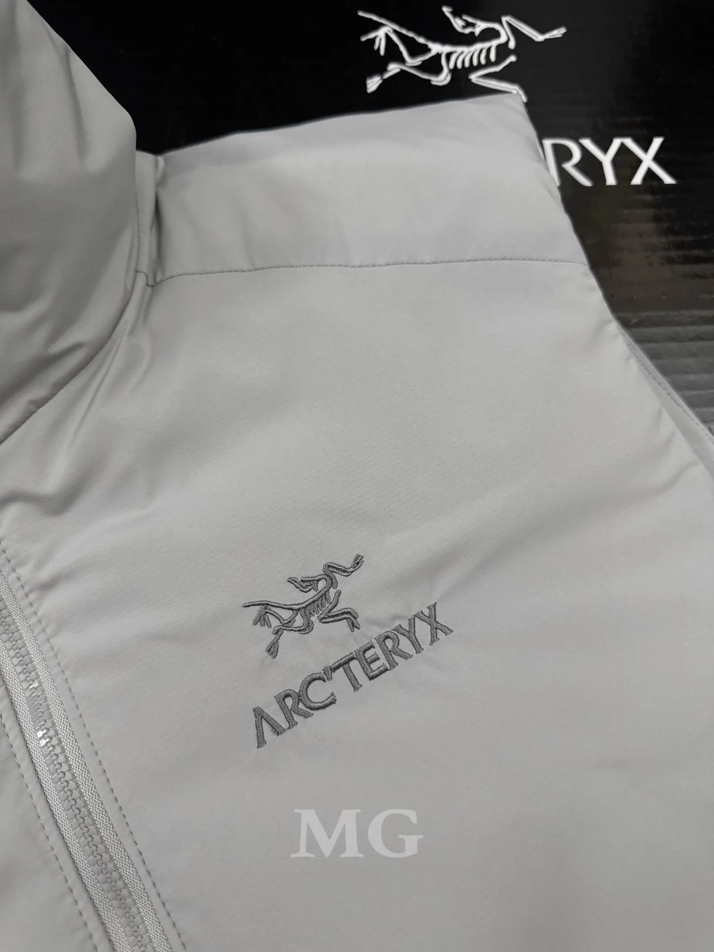 Atom Down-Filled Logo Gilet D32019390 — view 2
