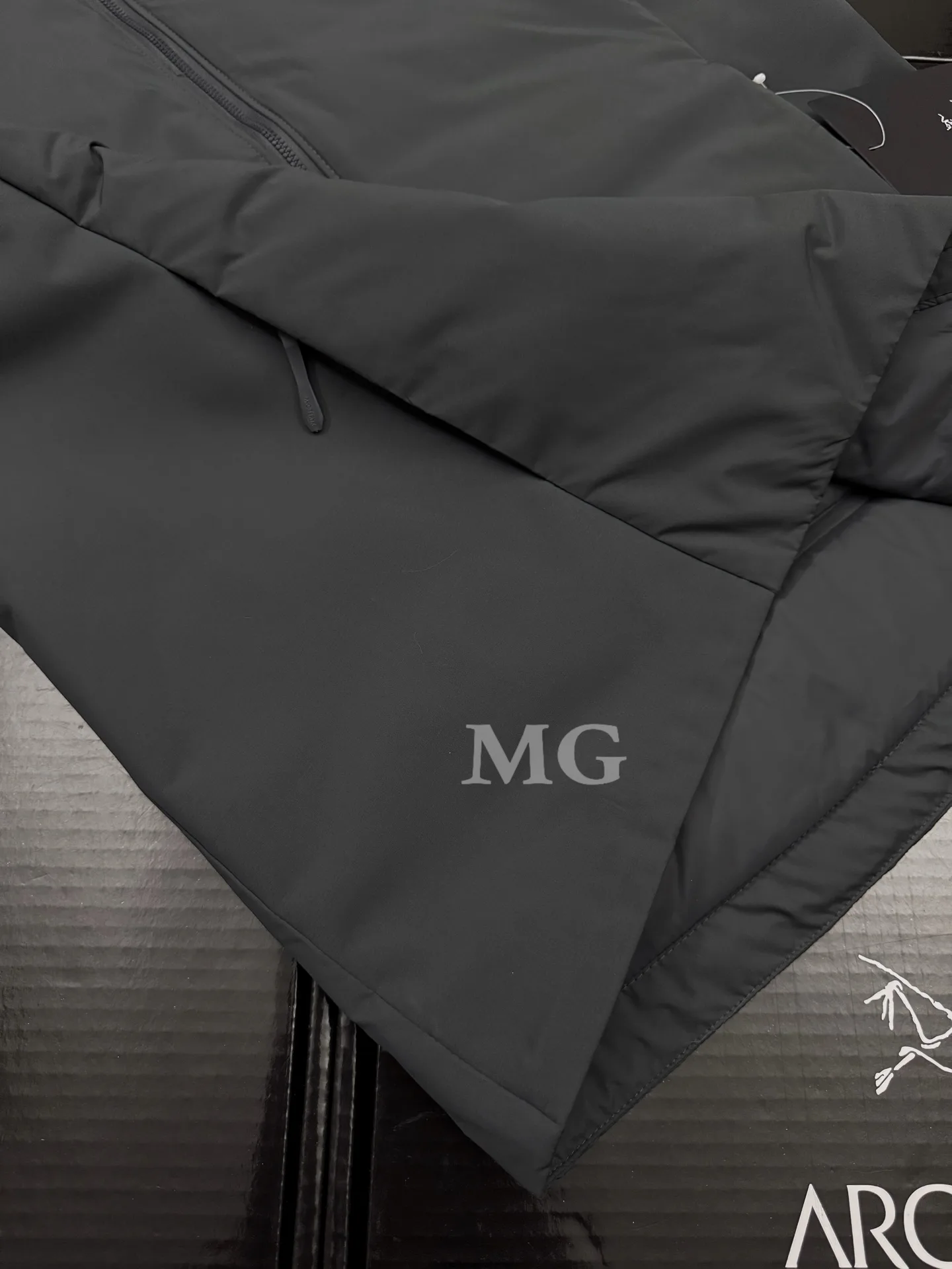 Atom Down-Filled Insulated Vest D32019386 — view 5