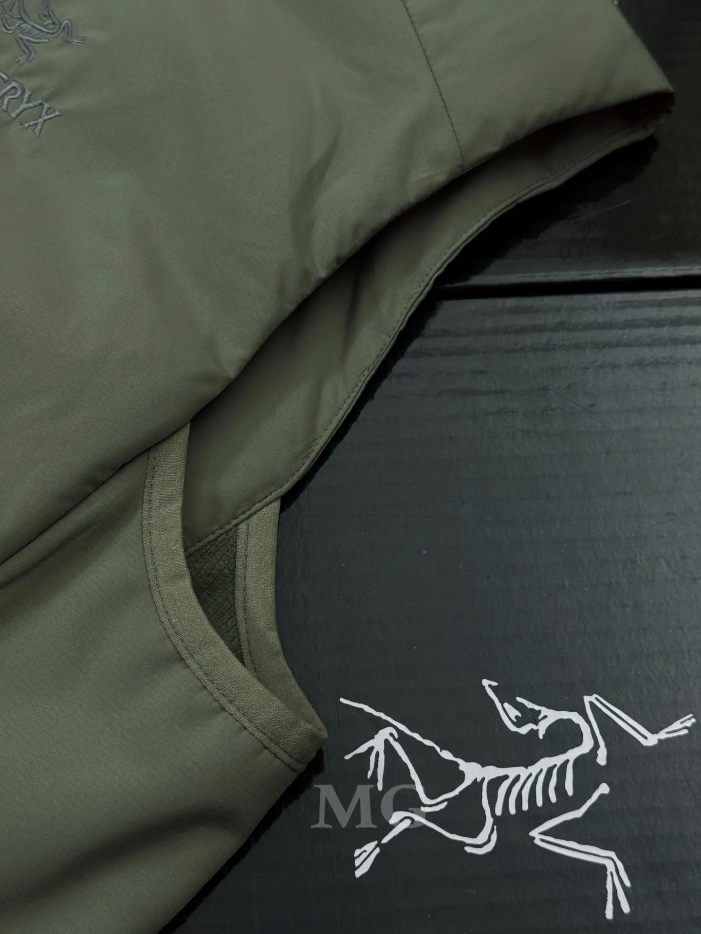 Atom Down-Filled Logo Gilet D32019389 — view 6