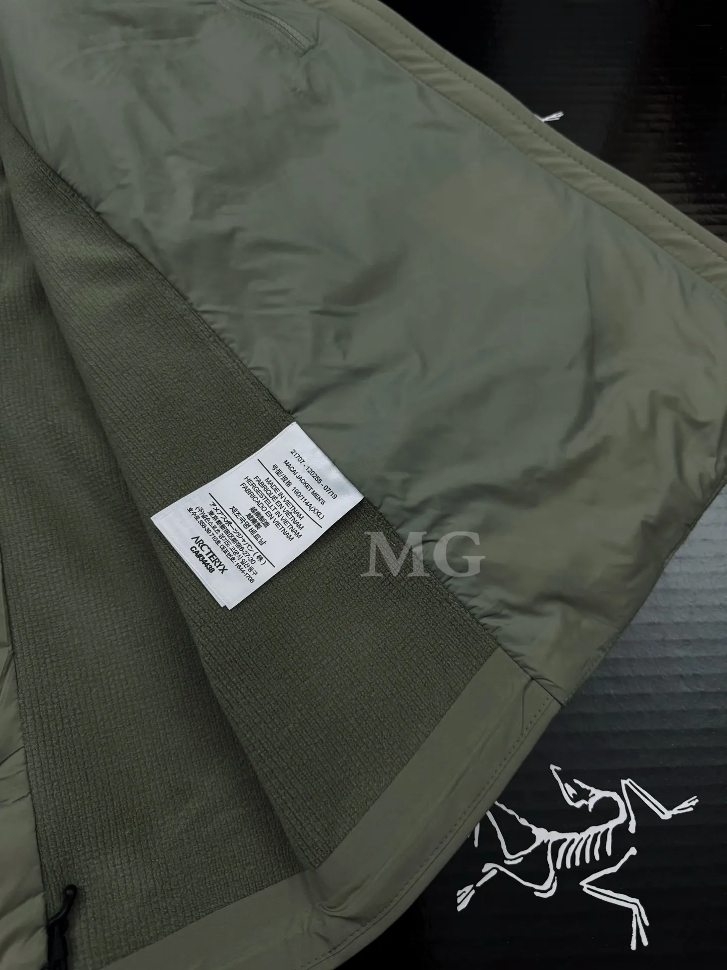 Atom Down-Filled Logo Gilet D32019389 — view 9