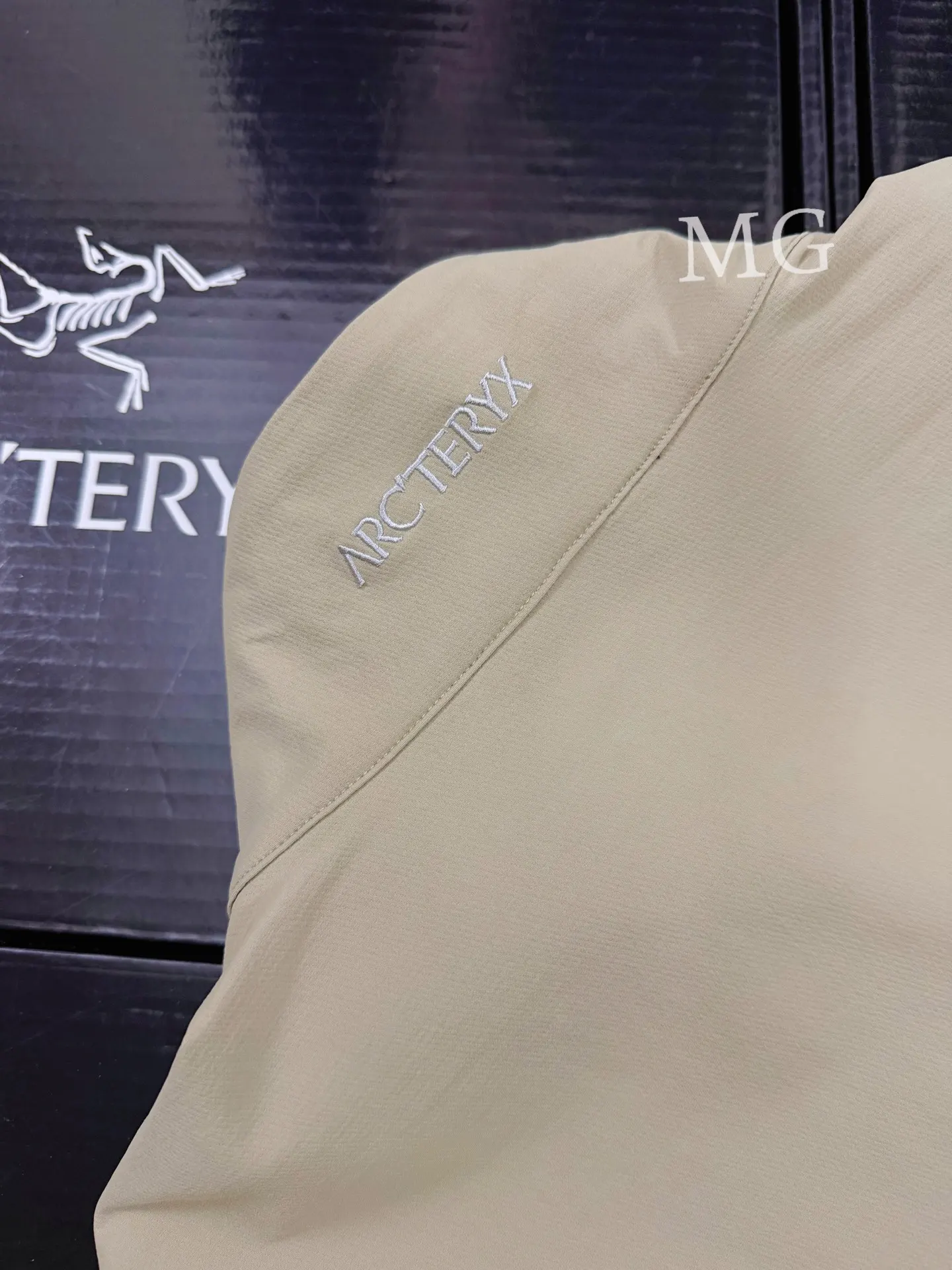 Arc'teryx Gamma Softshell Jacket D32019440 — view 7