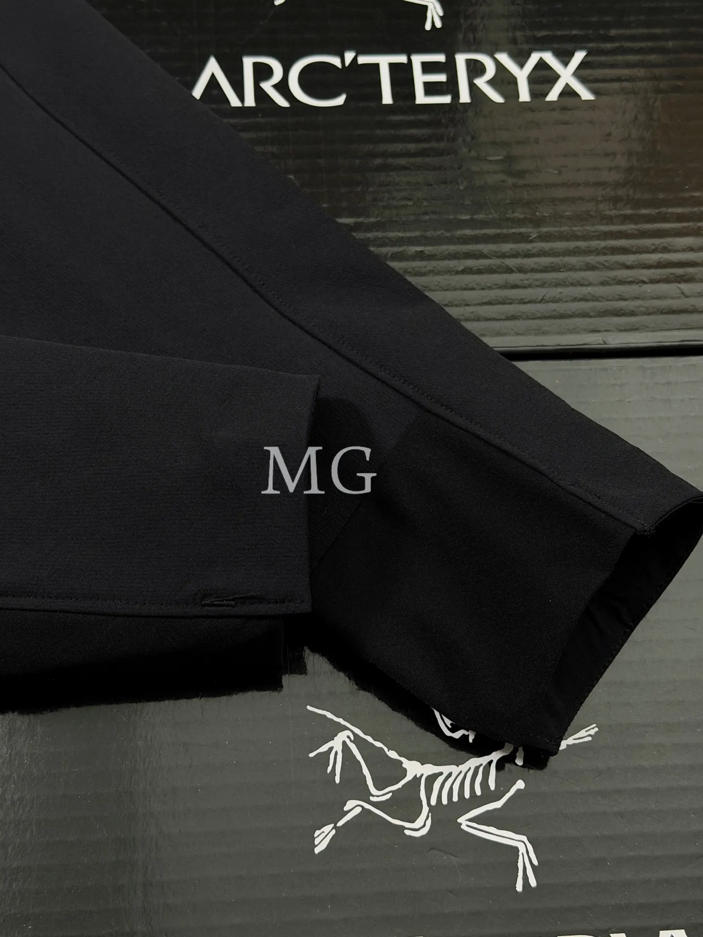 Gamma Softshell Hoody Jacket D32019437 — view 7
