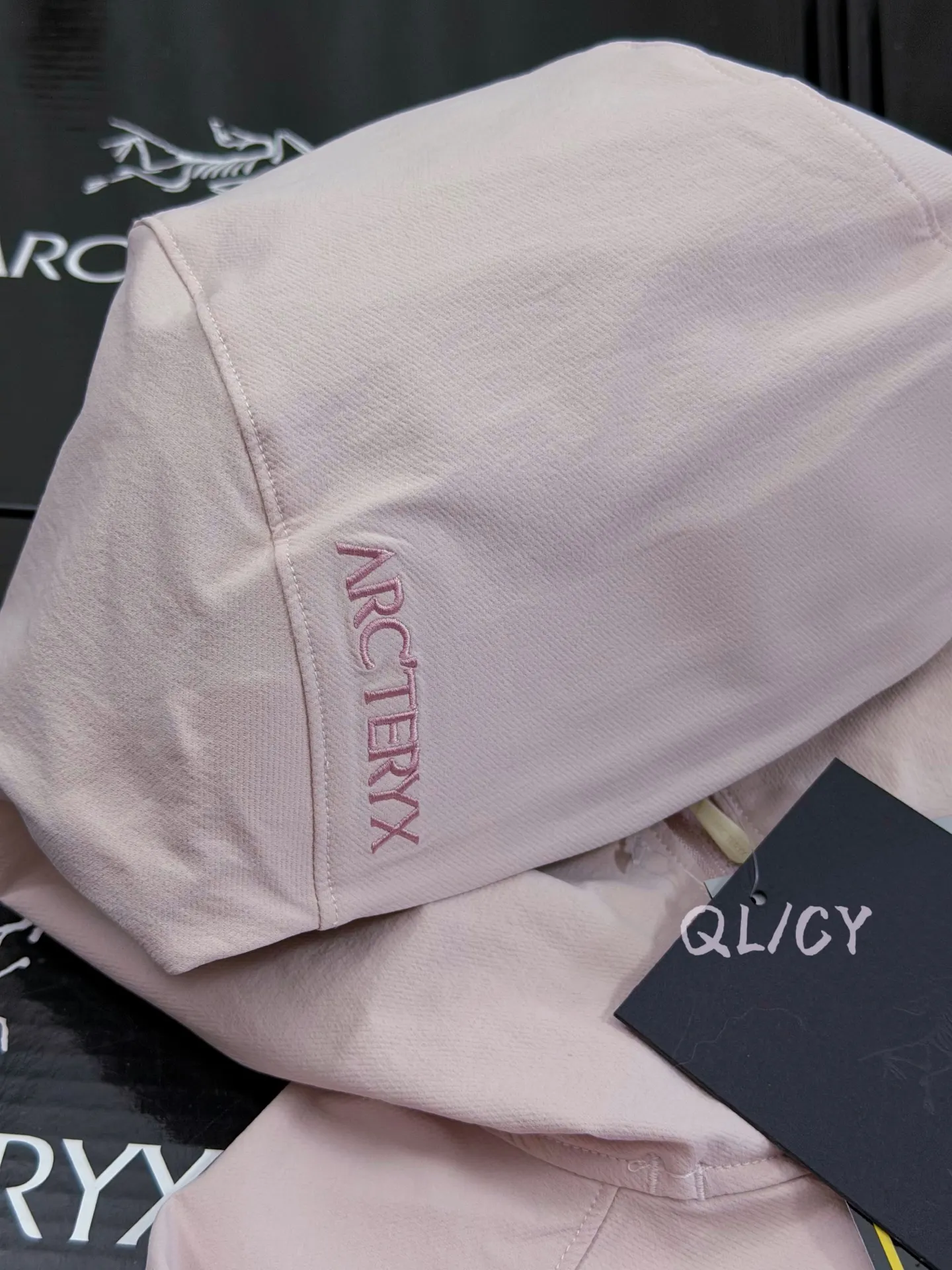 Arc'teryx Gamma Hooded Softshell Jacket D32019576 — view 3