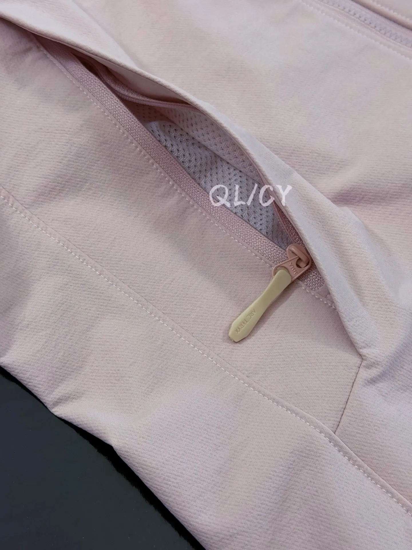 Arc'teryx Gamma Hooded Softshell Jacket D32019576 — view 5