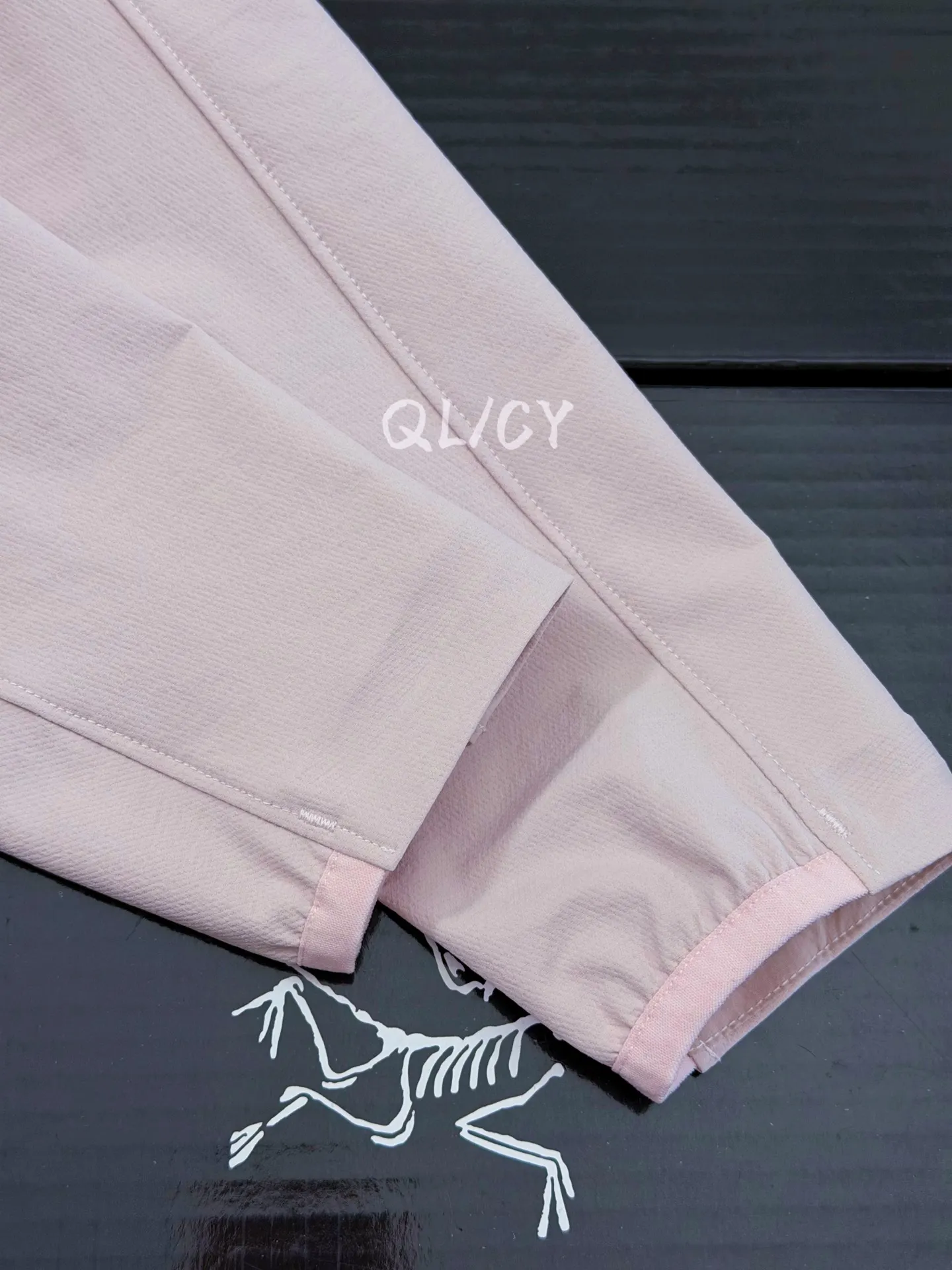 Arc'teryx Gamma Hooded Softshell Jacket D32019576 — view 9