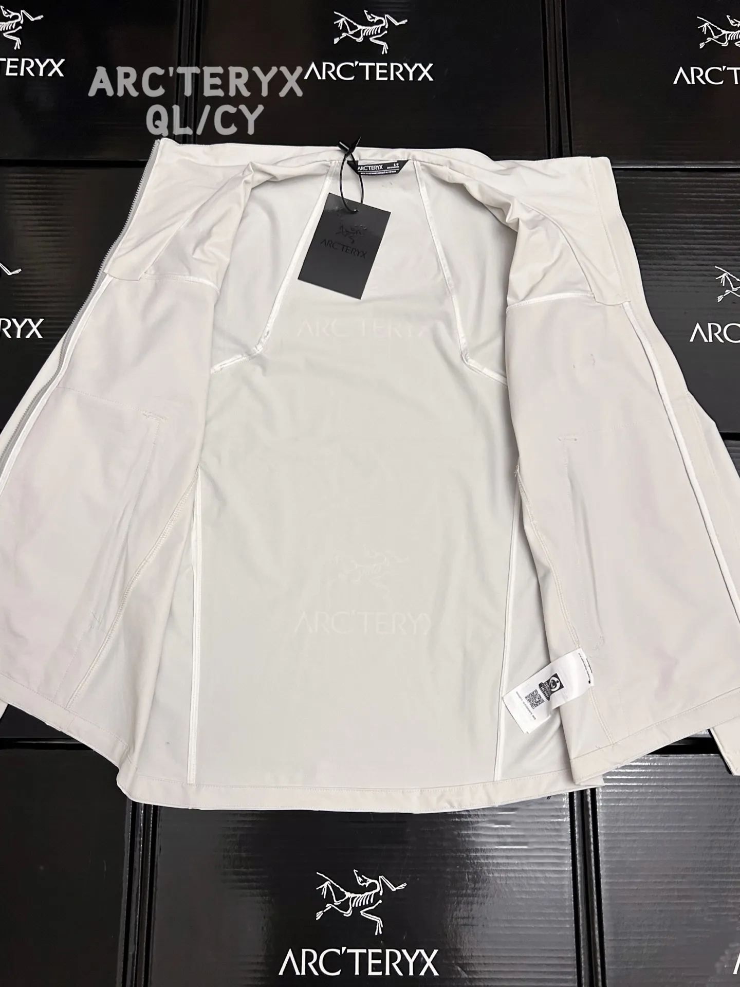 Epsilon DWR Softshell Jacket D32019522 — view 9