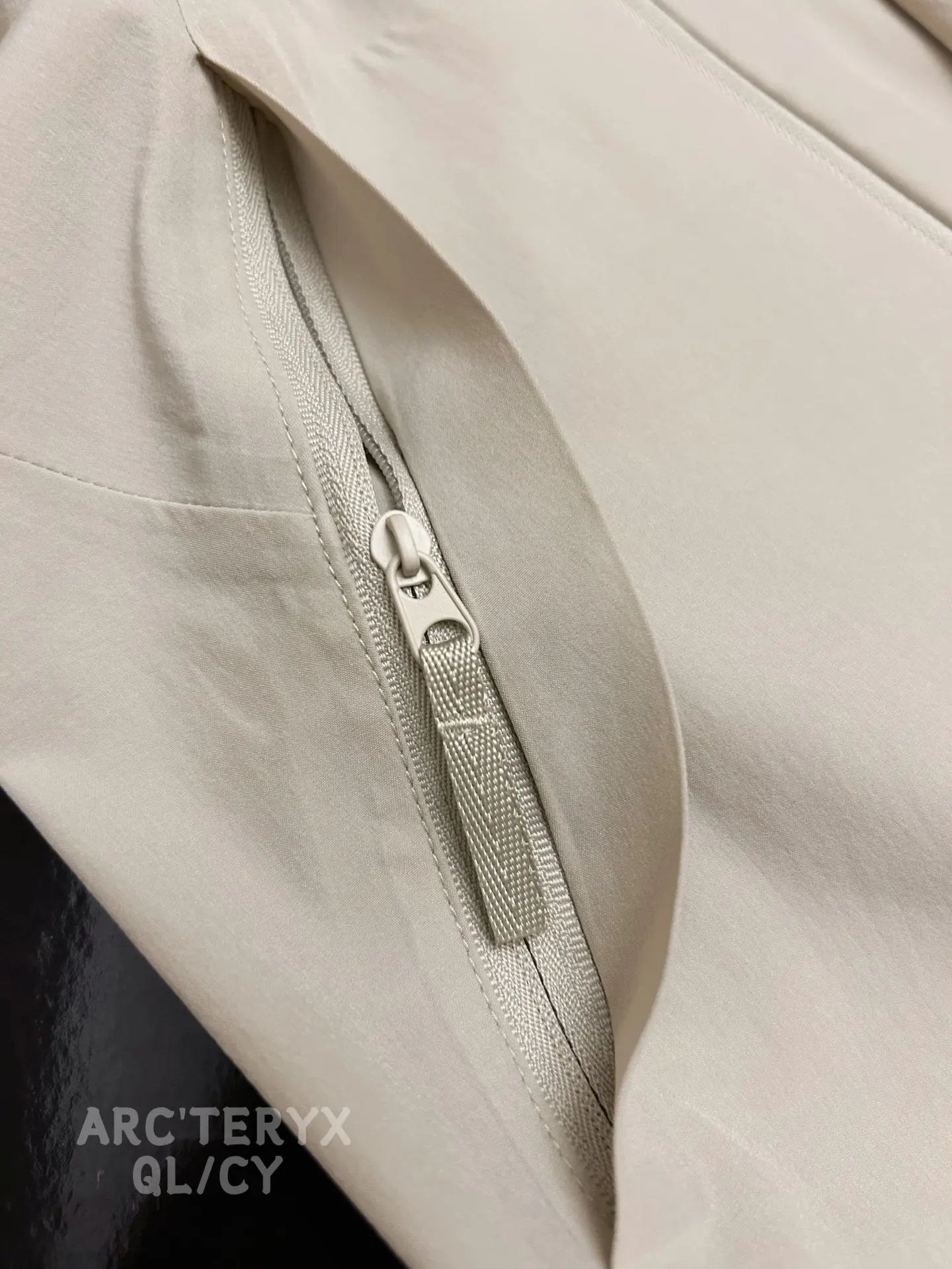 Veilance Spere LT Lightweight Shell Jacket D32011083 — view 3