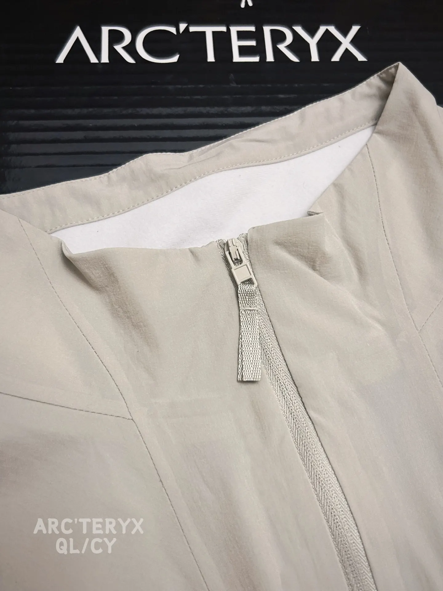 Veilance Spere LT Lightweight Shell Jacket D32011083 — view 4