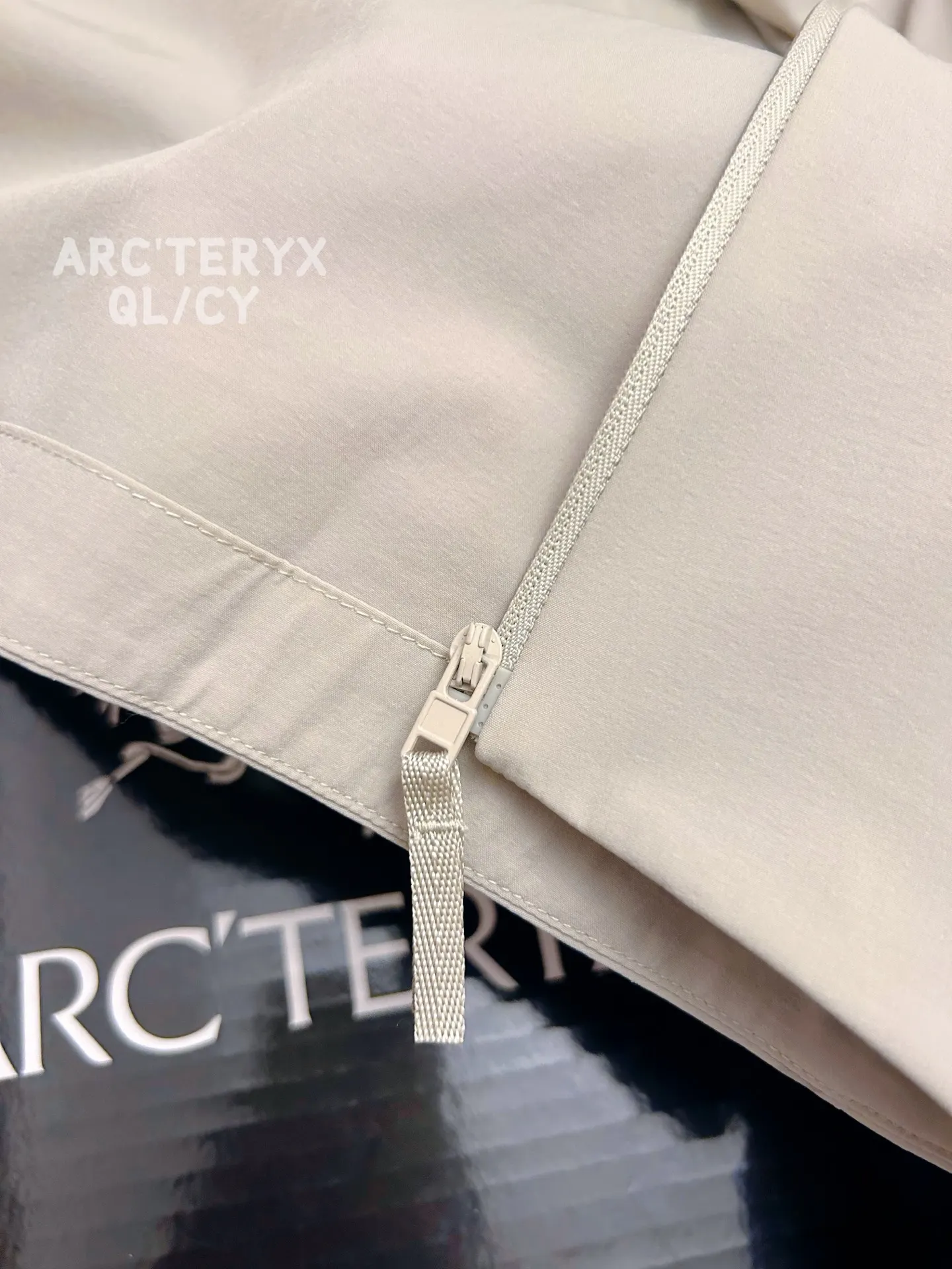 Veilance Spere LT Lightweight Shell Jacket D32011083 — view 7