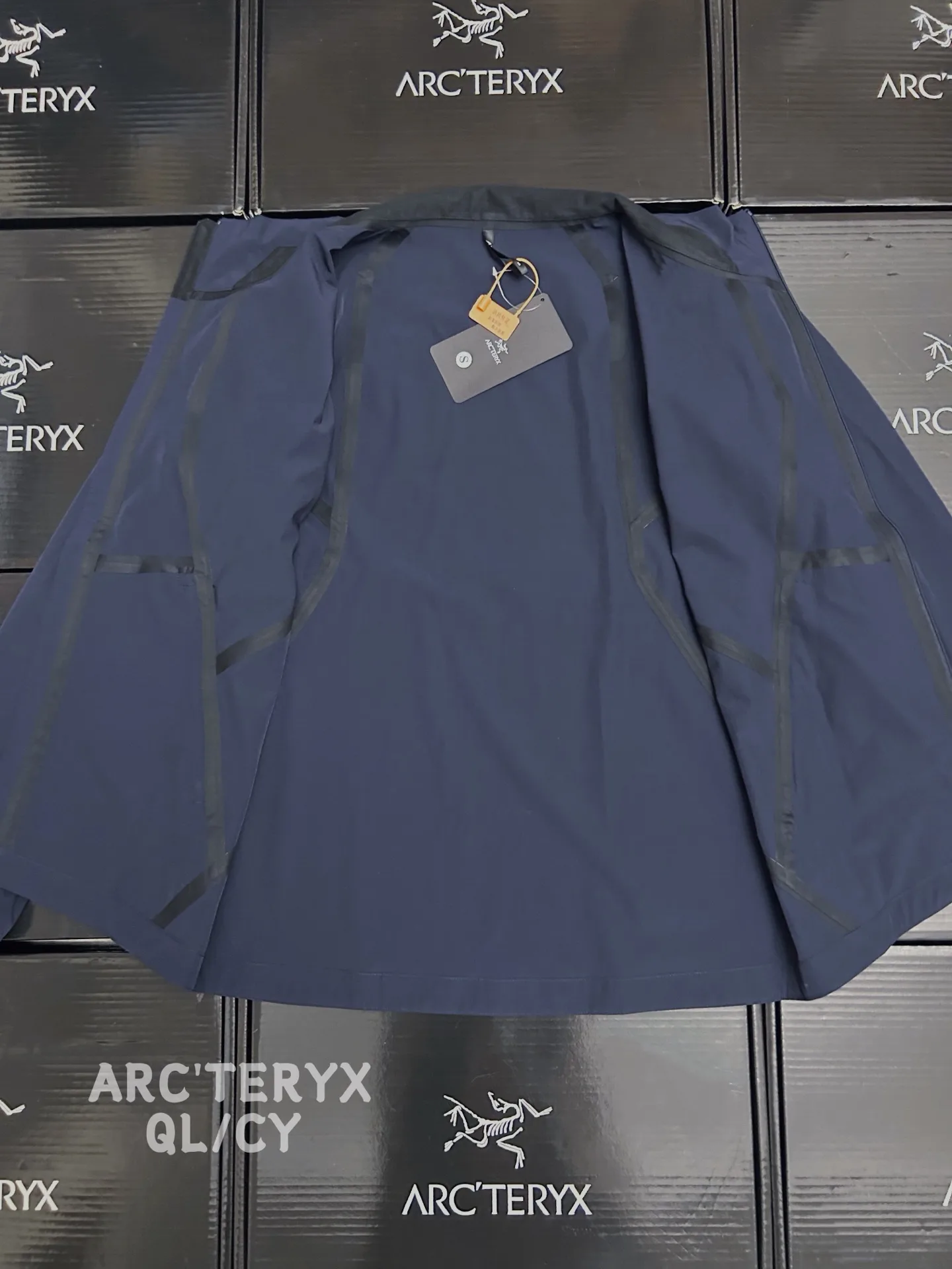 Veilance Spere LT Lightweight Funnel-Neck Jacket D32011084 — view 9