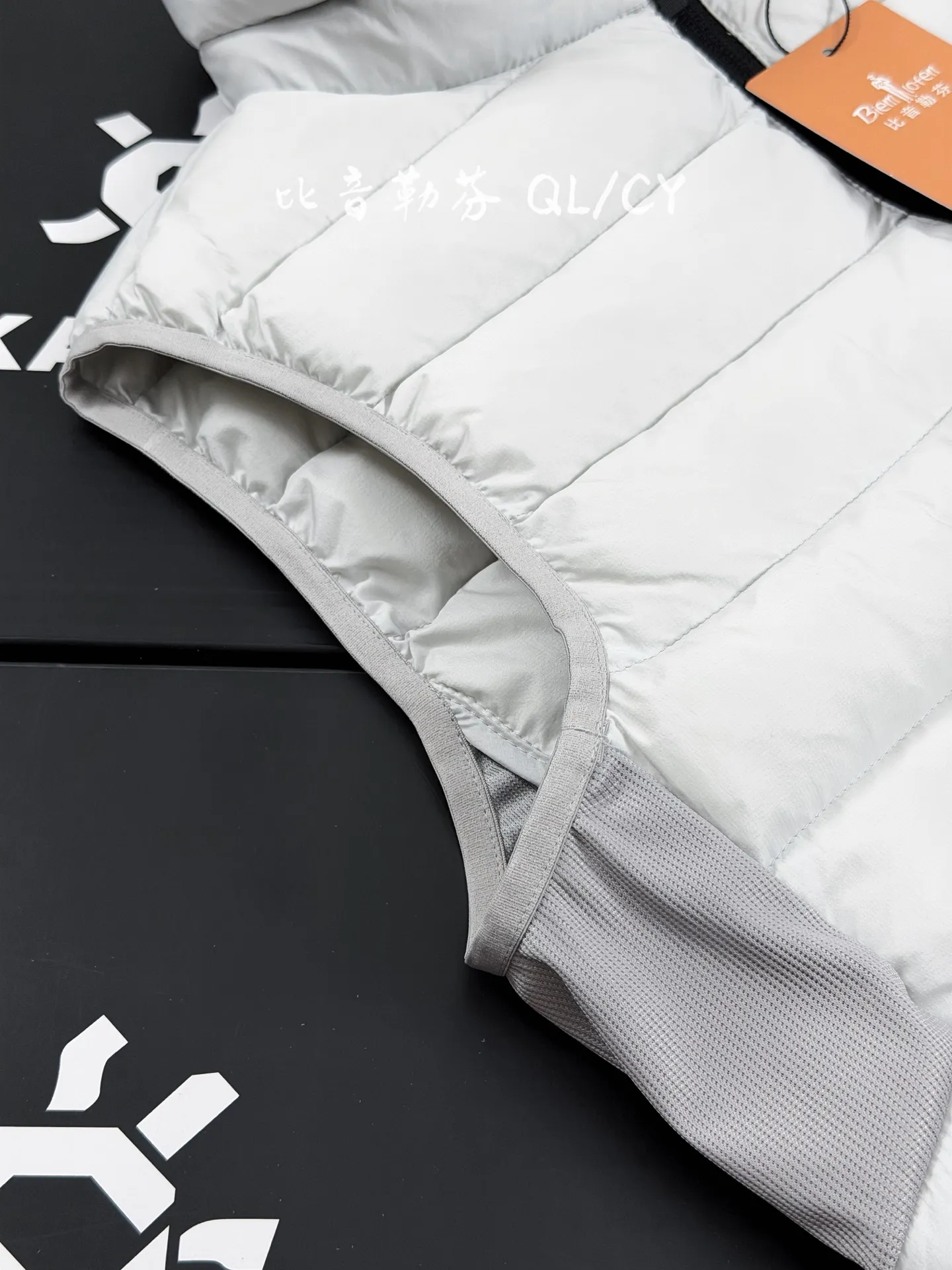 Lightweight Quilted Goose Down Gilet D34019654 — view 7