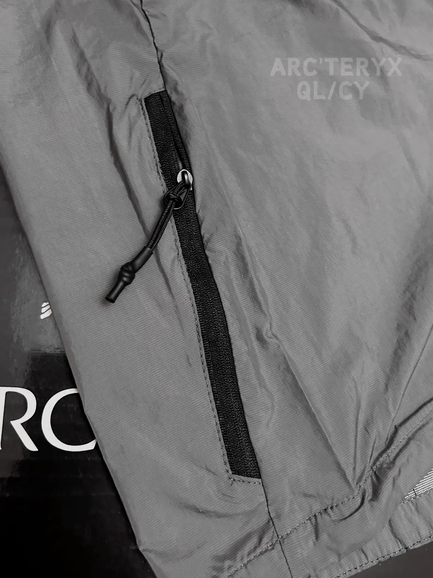 Norvan Windshell Hooded Jacket D34011112 — view 2