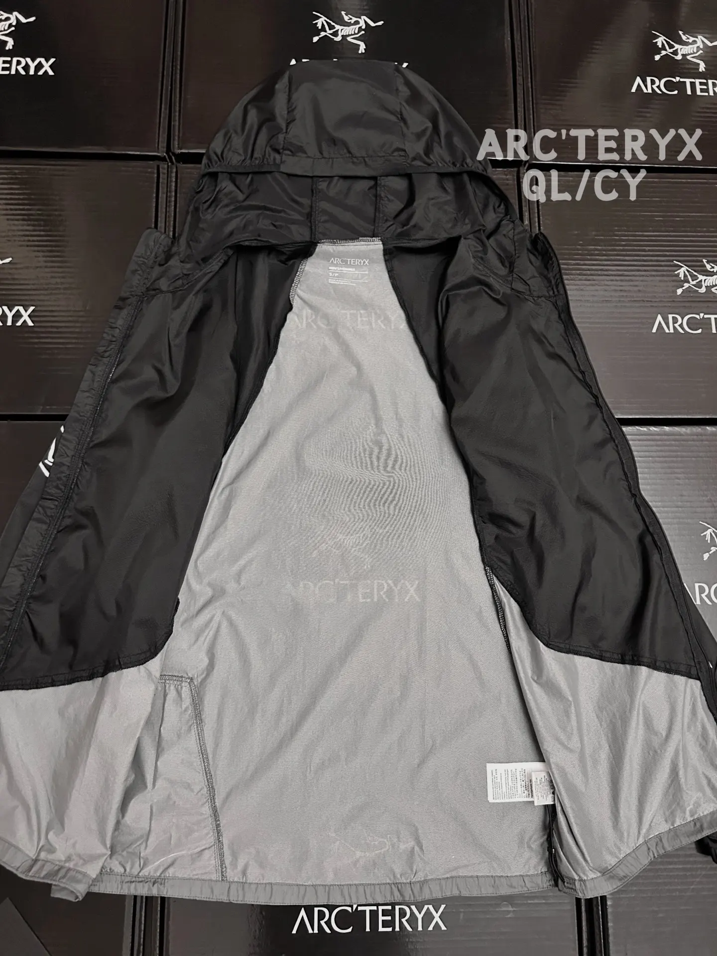 Norvan Windshell Hooded Jacket D34011112 — view 9