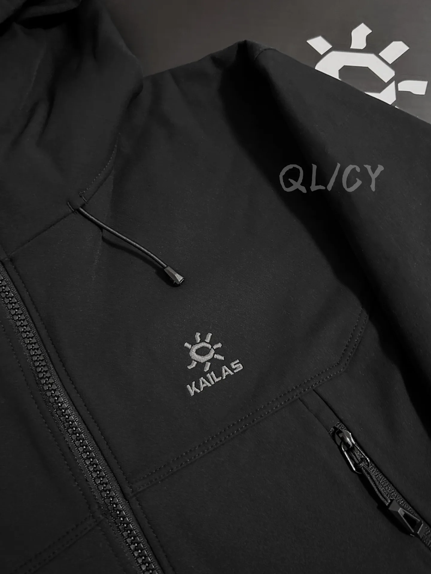 M8ic-MAX Fleece-Lined Softshell Hooded Jacket D34019557 — view 4