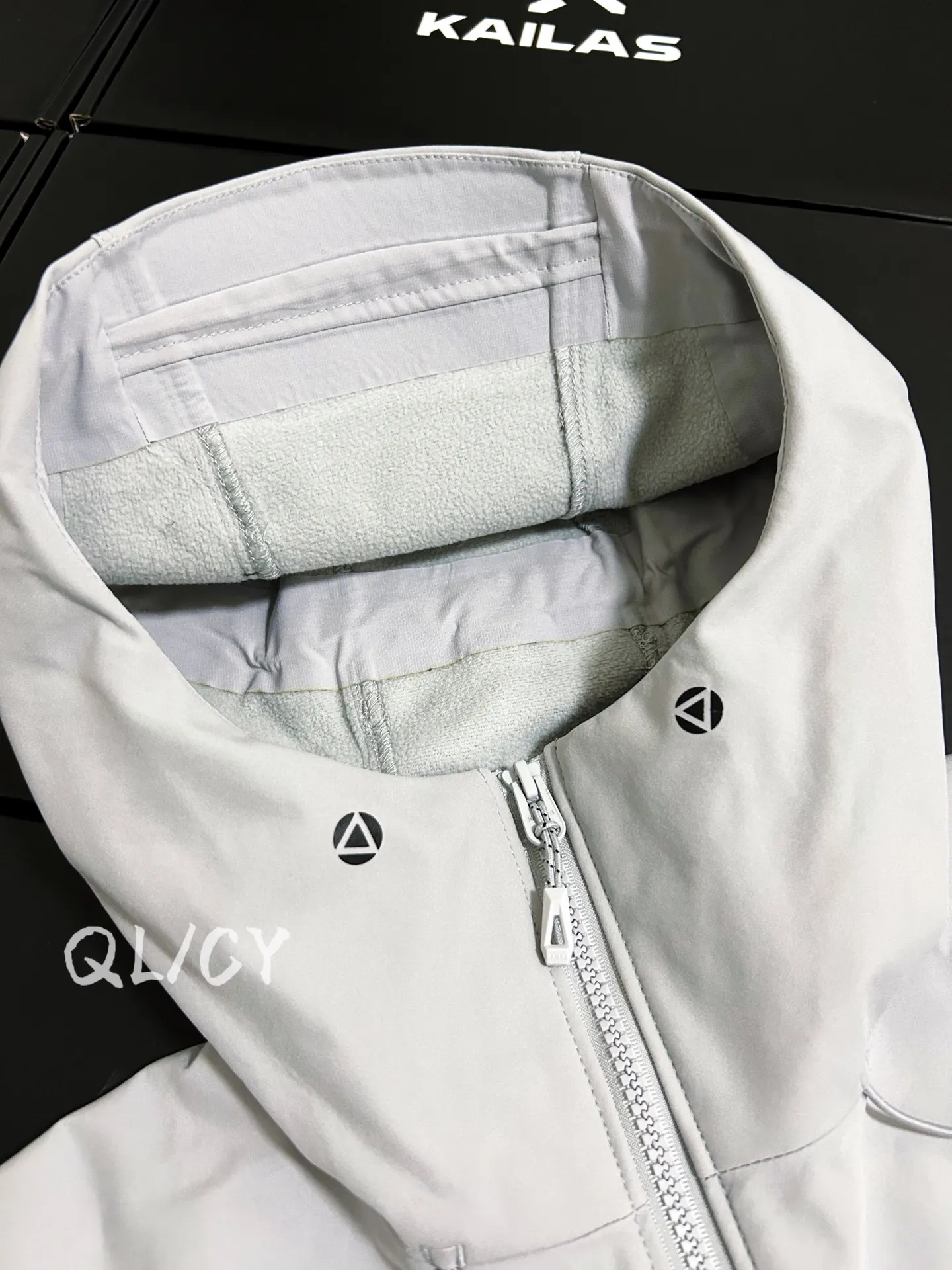 M8ic-MAX Fleece-Lined Softshell Hooded Jacket D34019558 — view 5