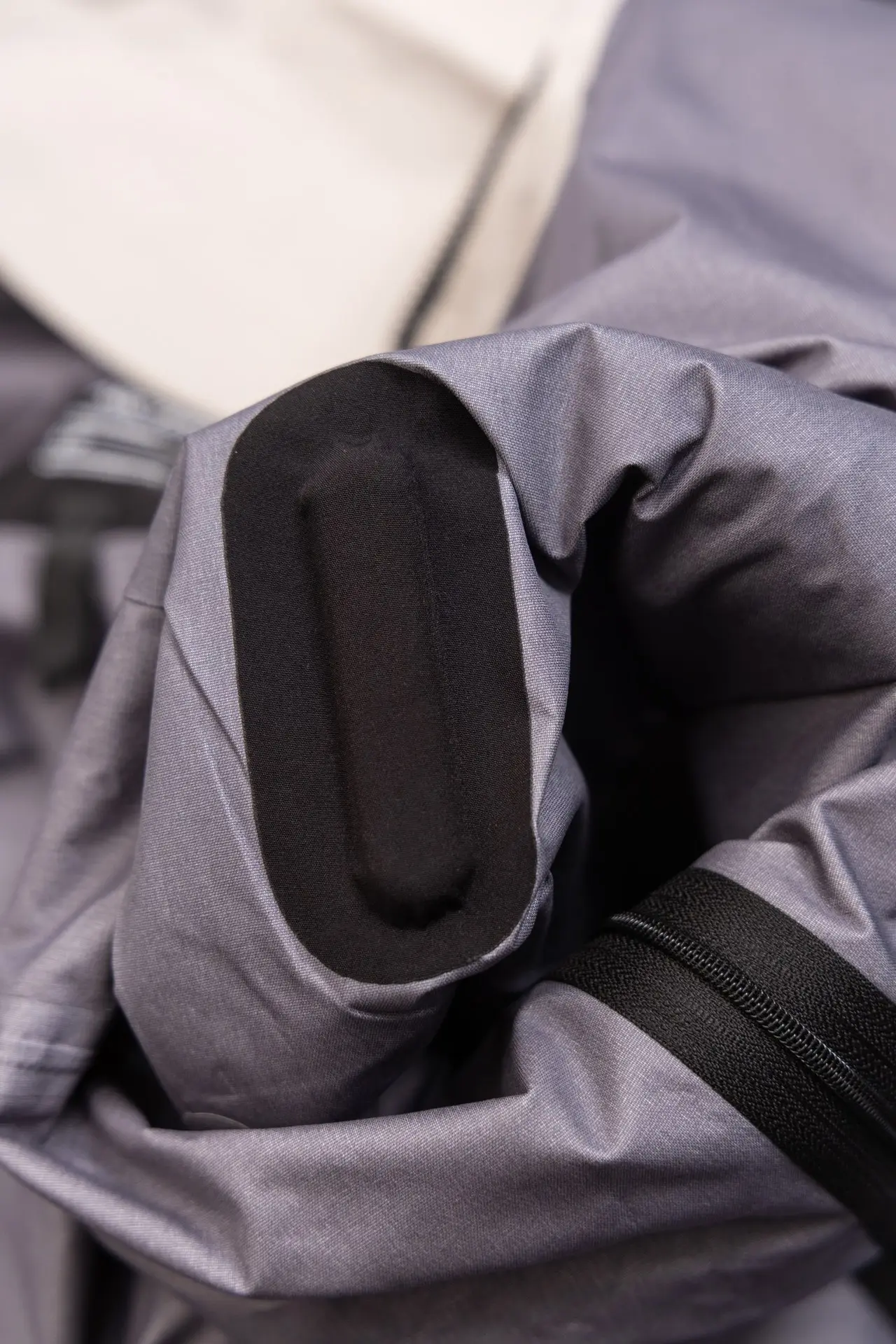 Alpha SV GORE-TEX Hooded Shell Jacket D34019493 — view 9
