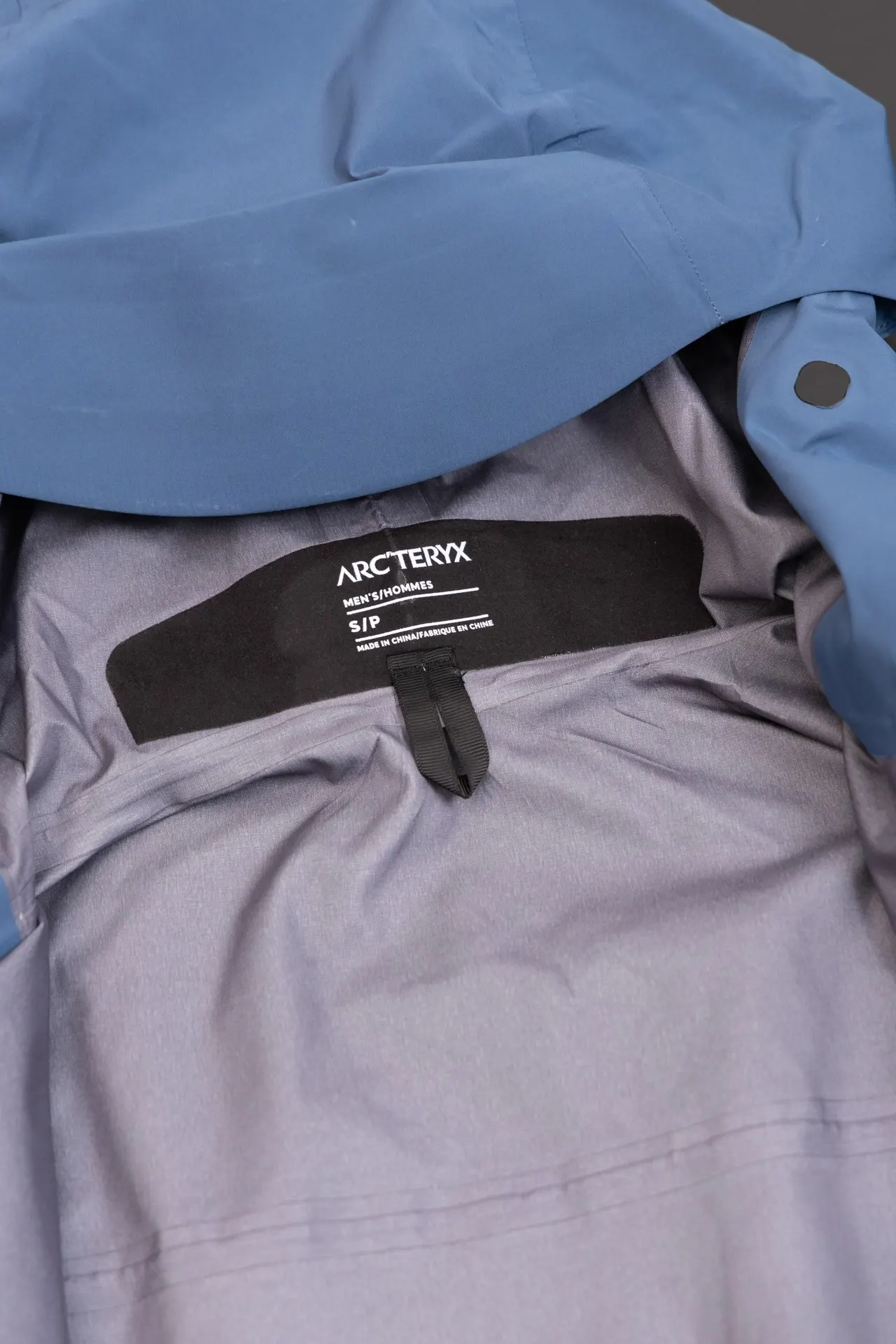 Alpha SV GORE-TEX Hooded Shell Jacket D34019491 — view 9