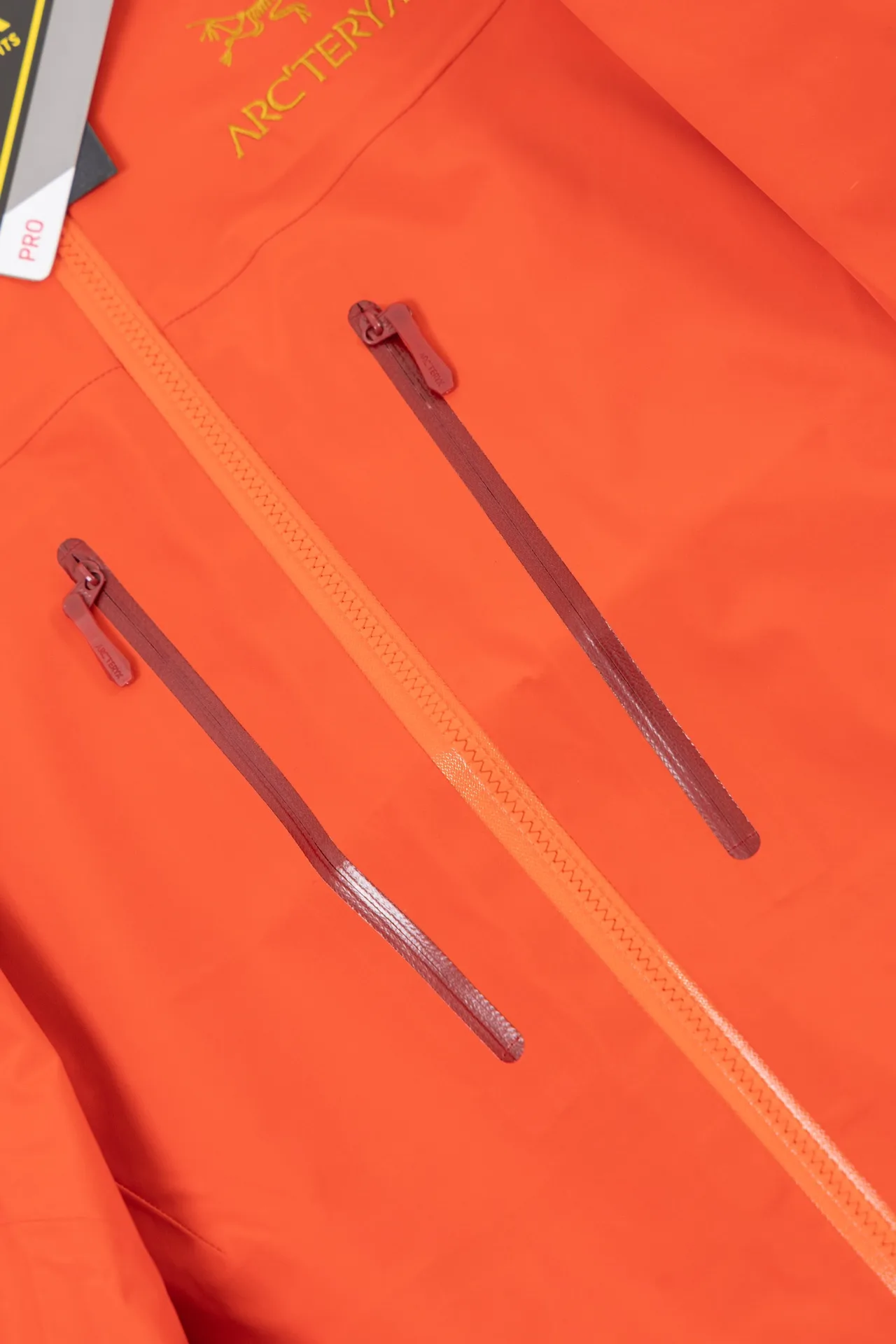 Alpha SV GORE-TEX Hooded Shell Jacket D34019489 — view 11