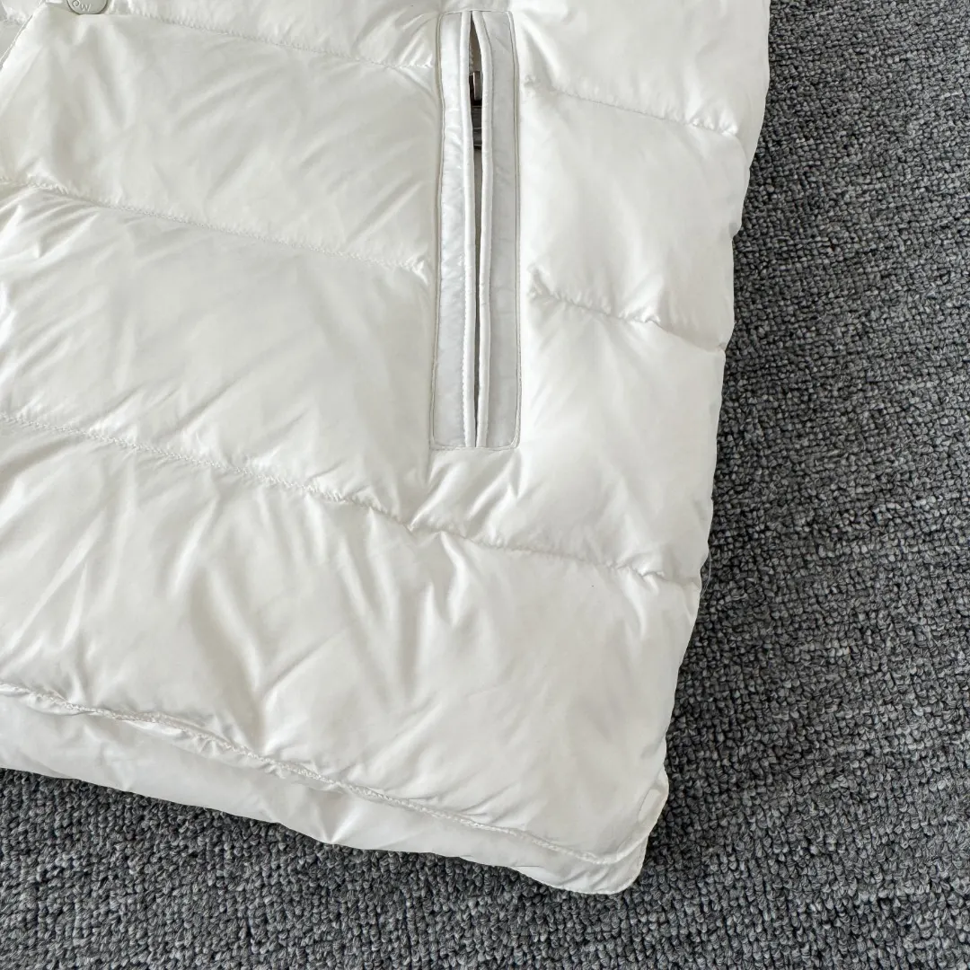 Logo-Patch Down-Filled Gilet D34023425 — view 5