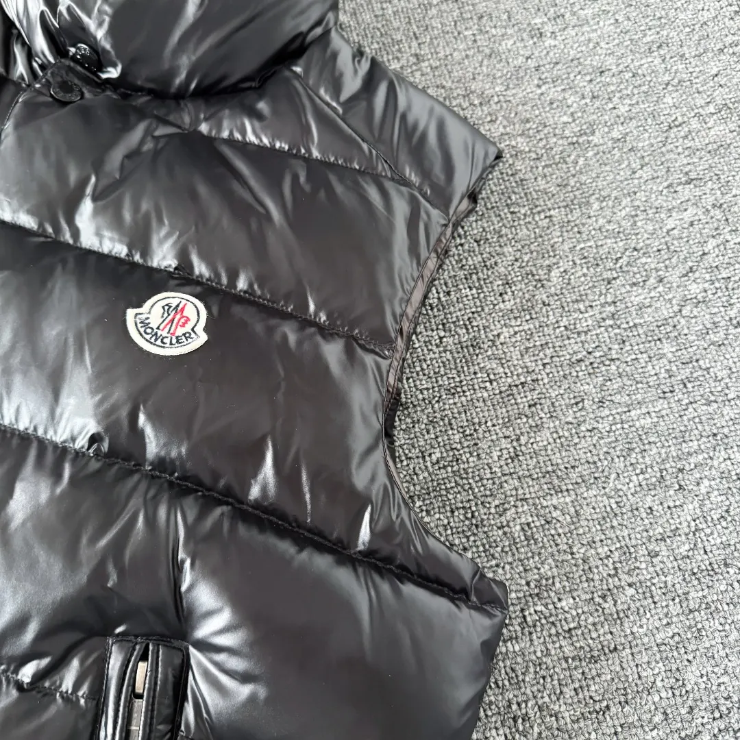 Glossy Down-Filled Puffer Gilet D34023427 — view 4