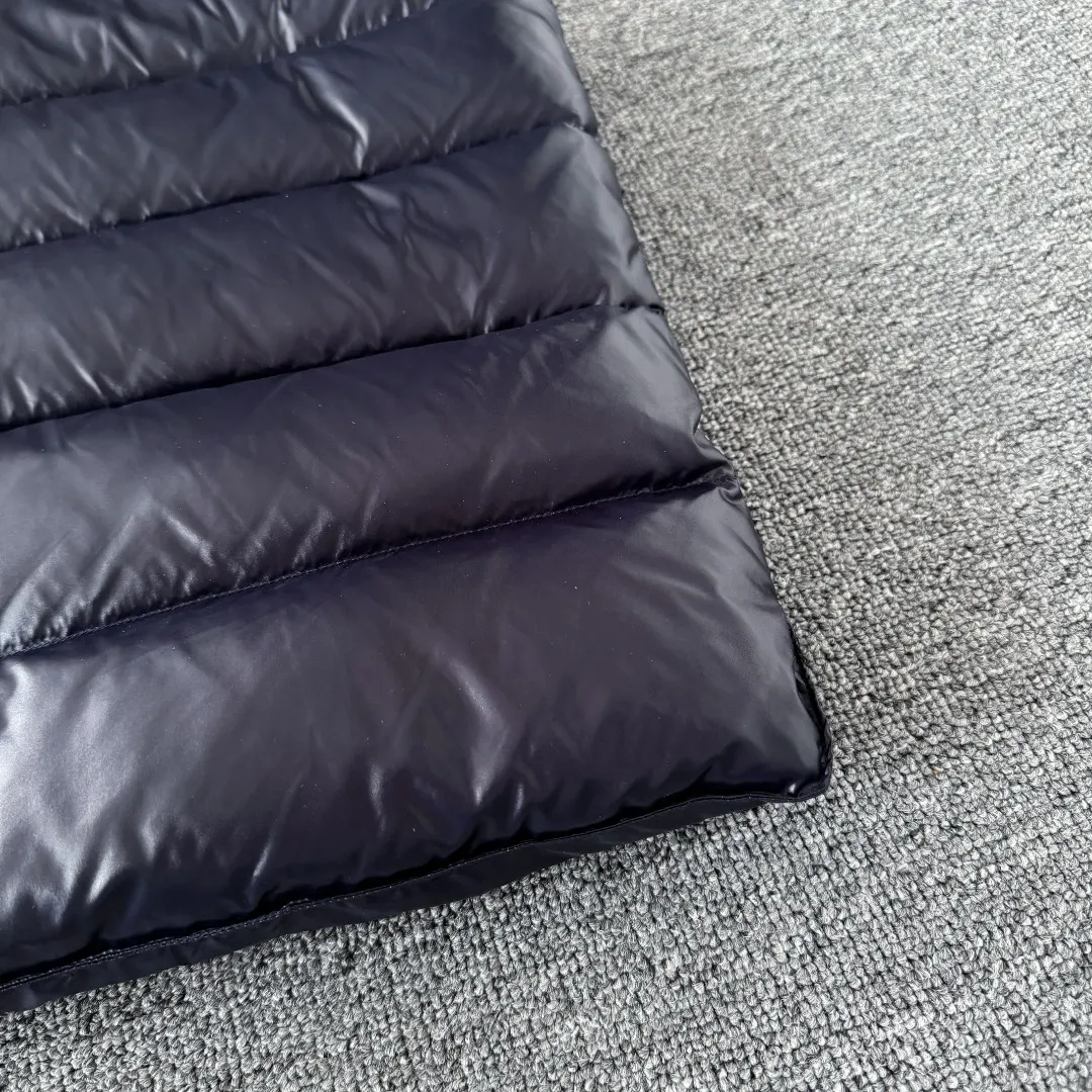 Gui Down-Filled Glossy Gilet D34023424 — view 14