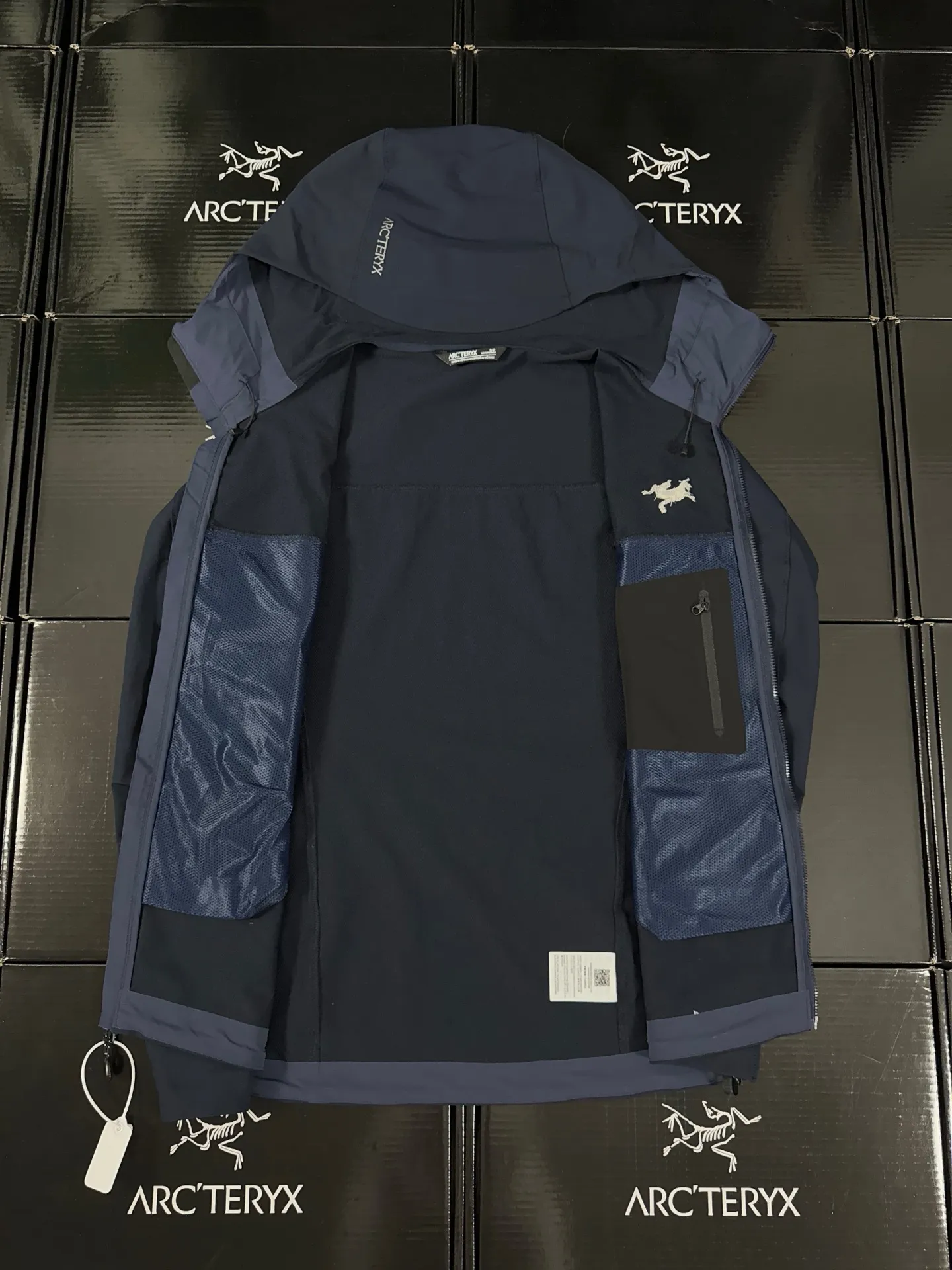 Gamma Hoody Softshell Hooded Jacket D34519314 — view 6