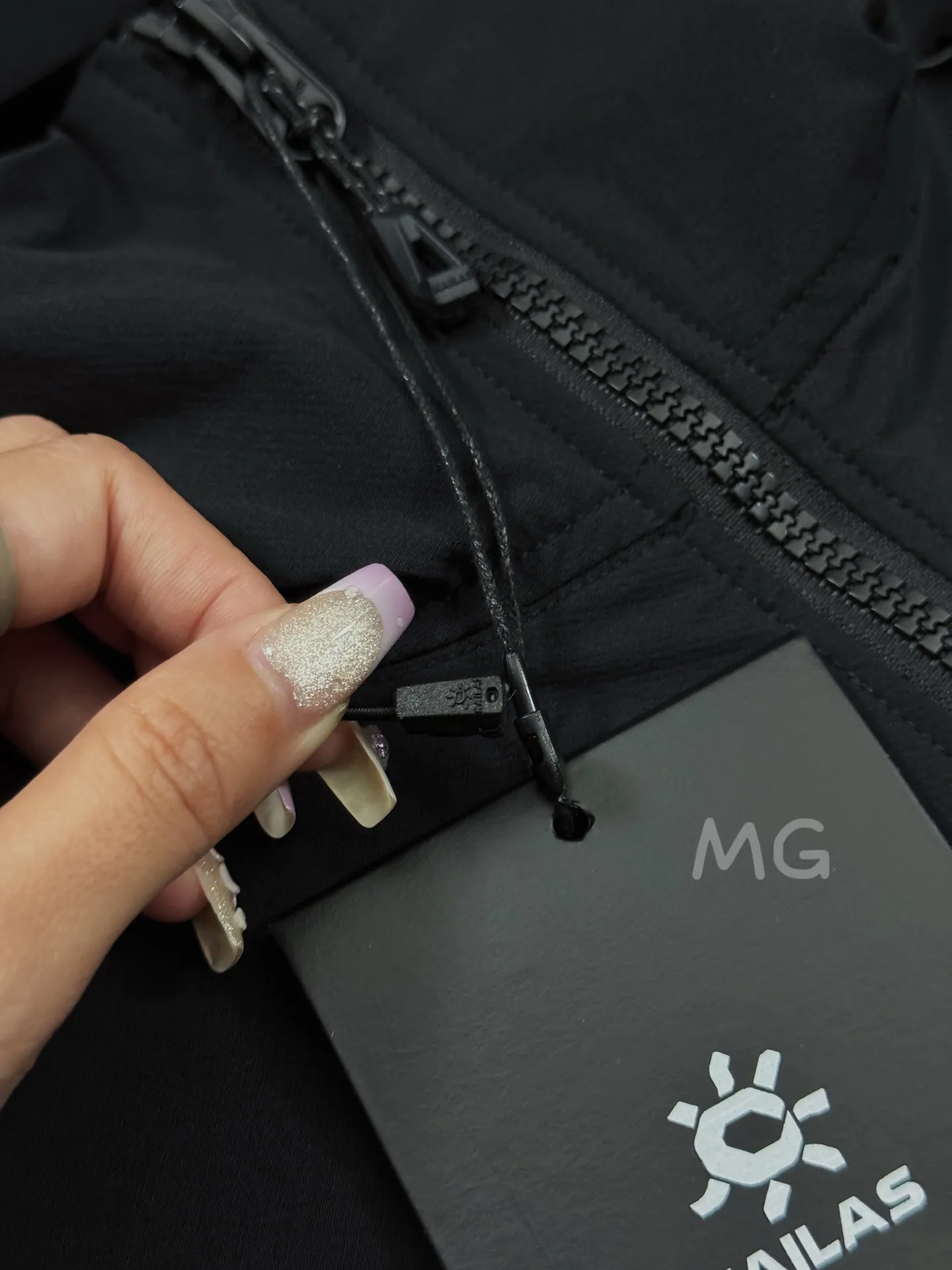 M8 Series Hooded Softshell Outdoor Jacket D35019347 — view 5