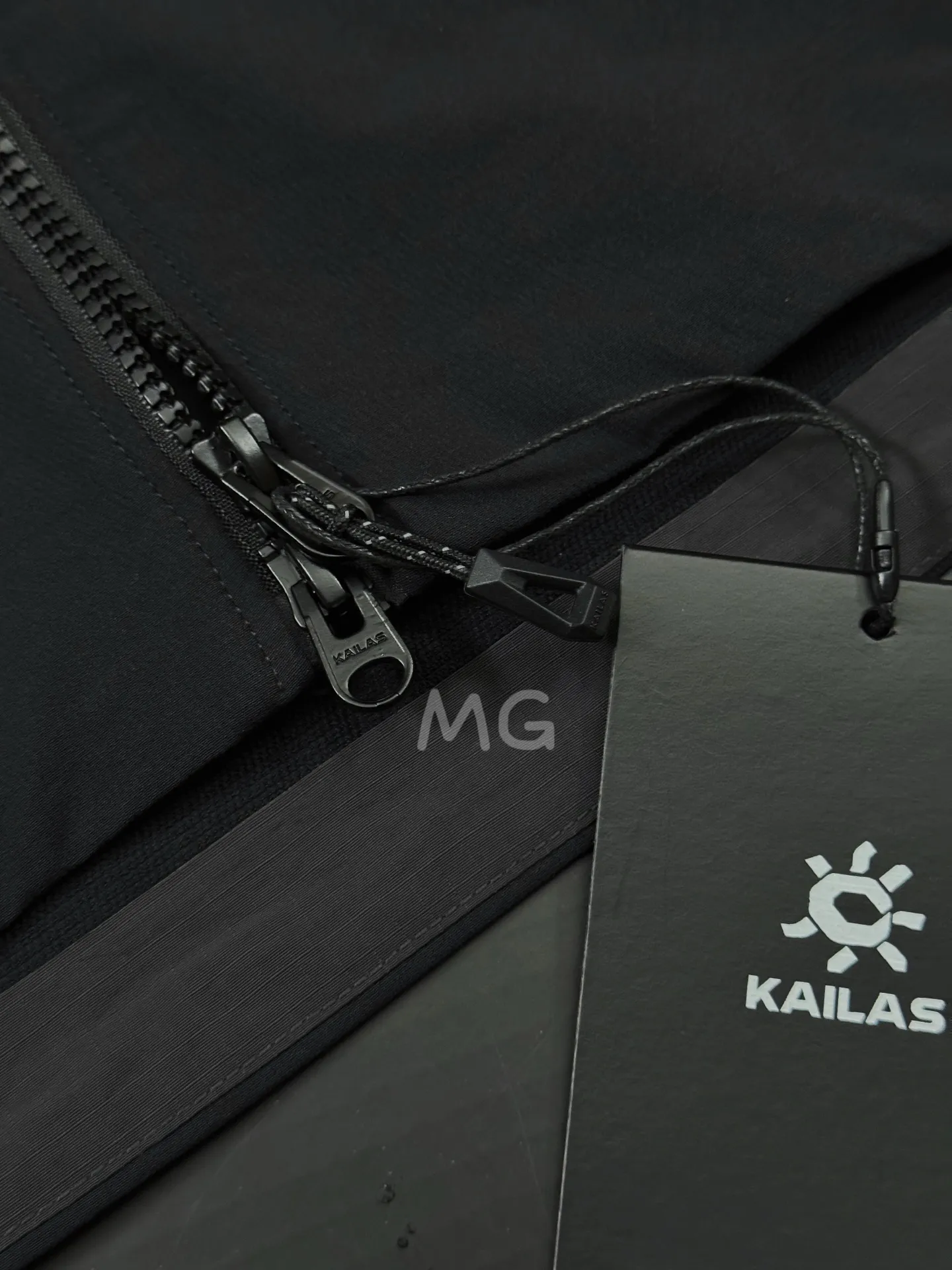 M8 Series Hooded Softshell Outdoor Jacket D35019347 — view 7