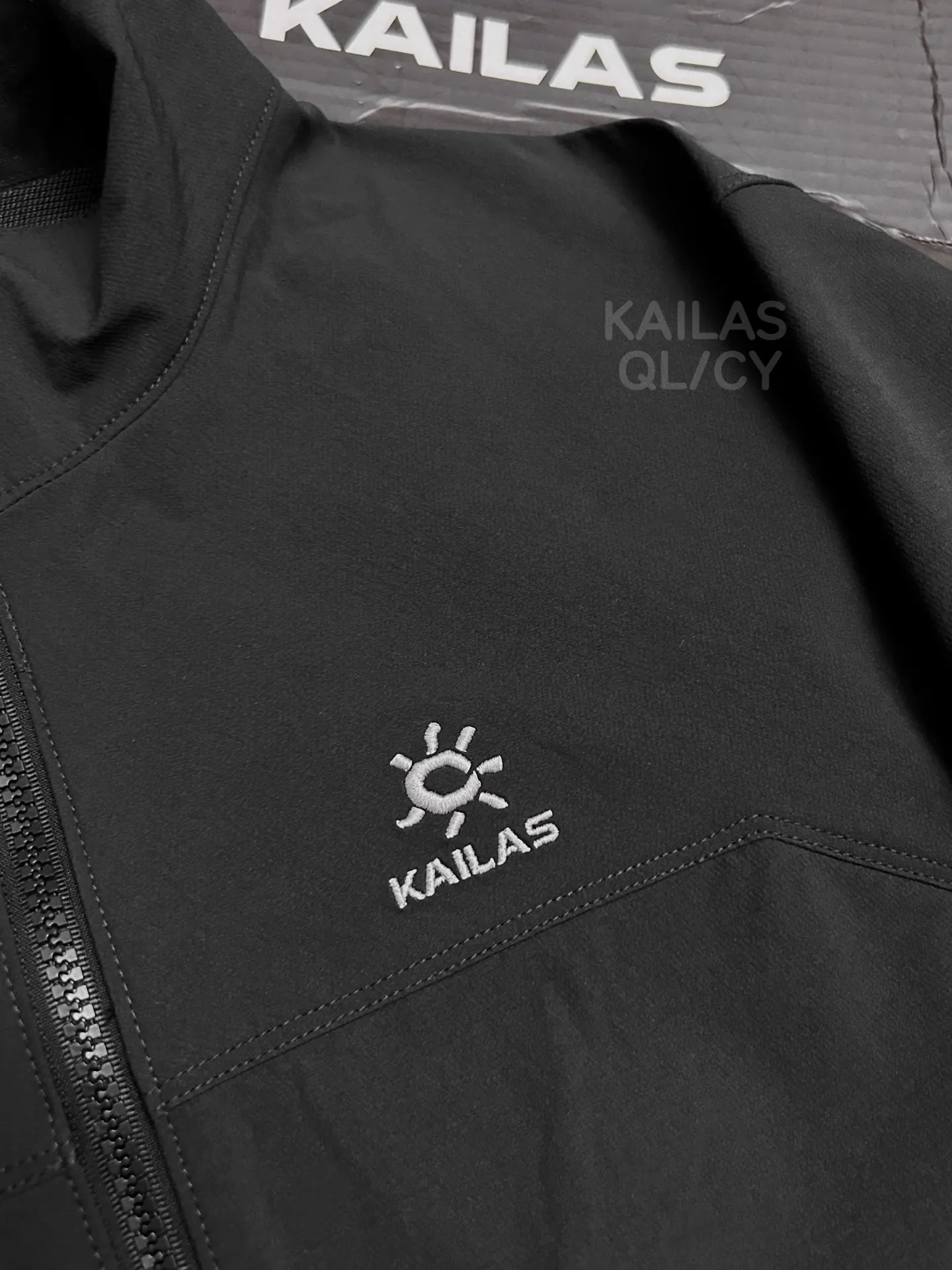 M8 Stand-Collar Performance Softshell Jacket D35011106 — view 4