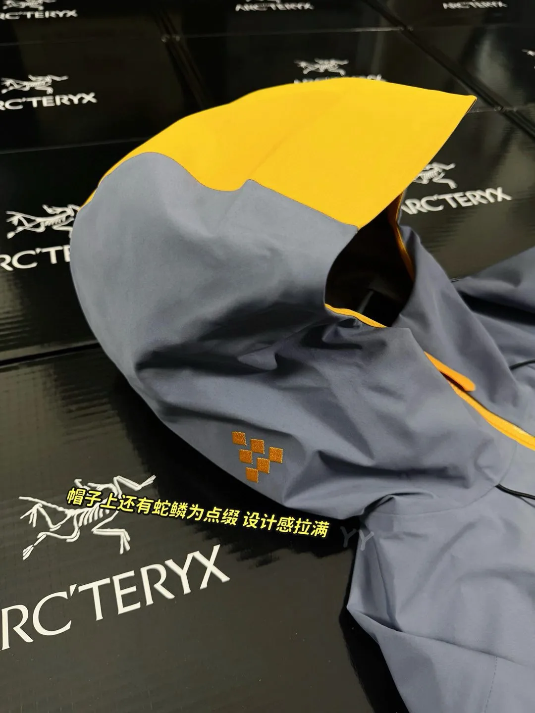 Alpha SV Lunar New Year Year of the Snake Hardshell Jacket D35019312 — view 9
