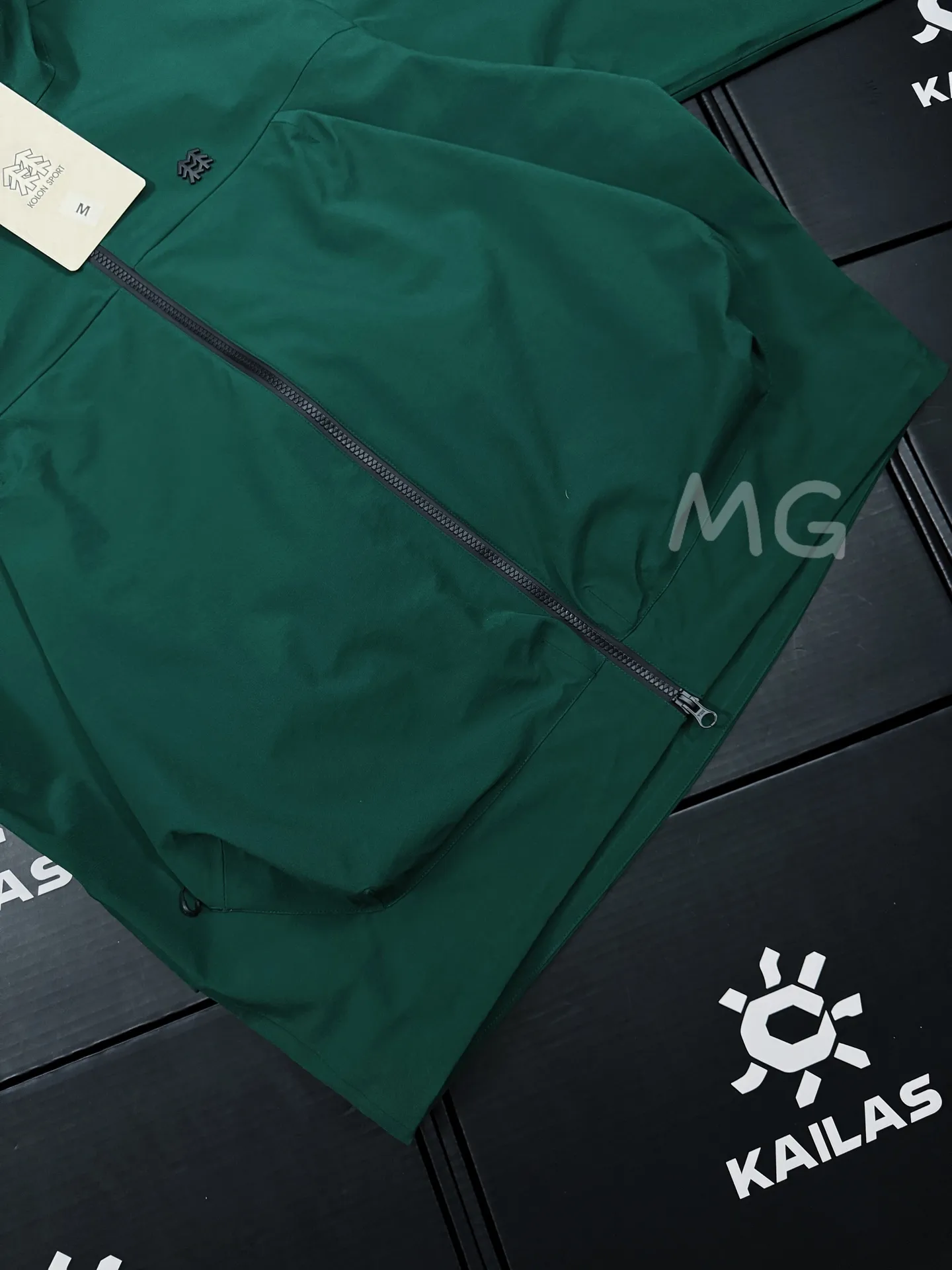 KOLON SPORT GORE-TEX Hooded Shell Jacket D36019350 — view 4