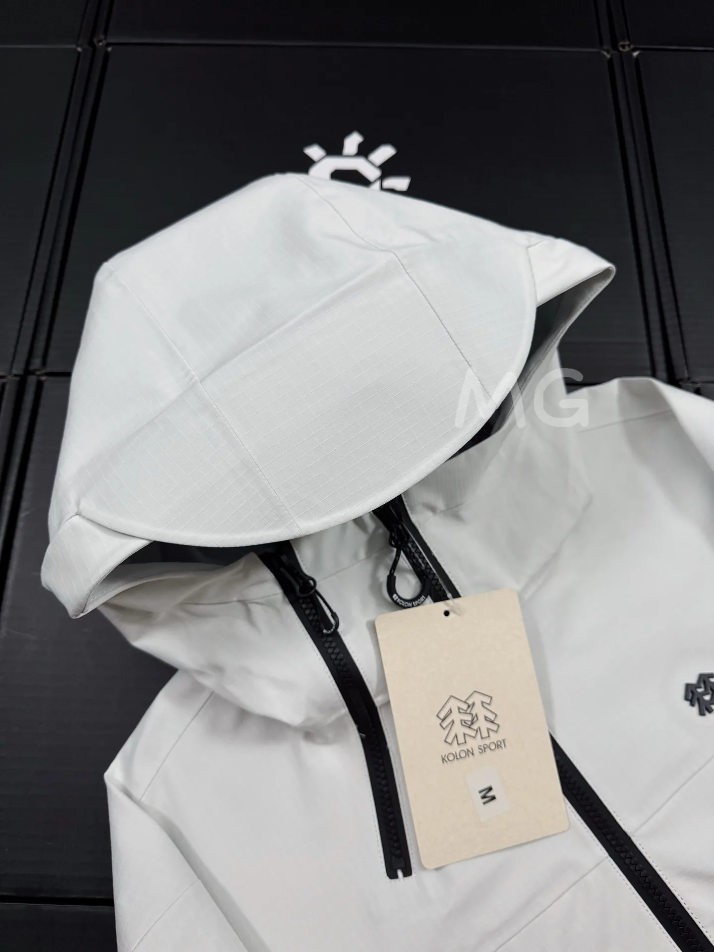 KOLON SPORT GORE-TEX Hooded Shell Jacket D36019349 — view 3