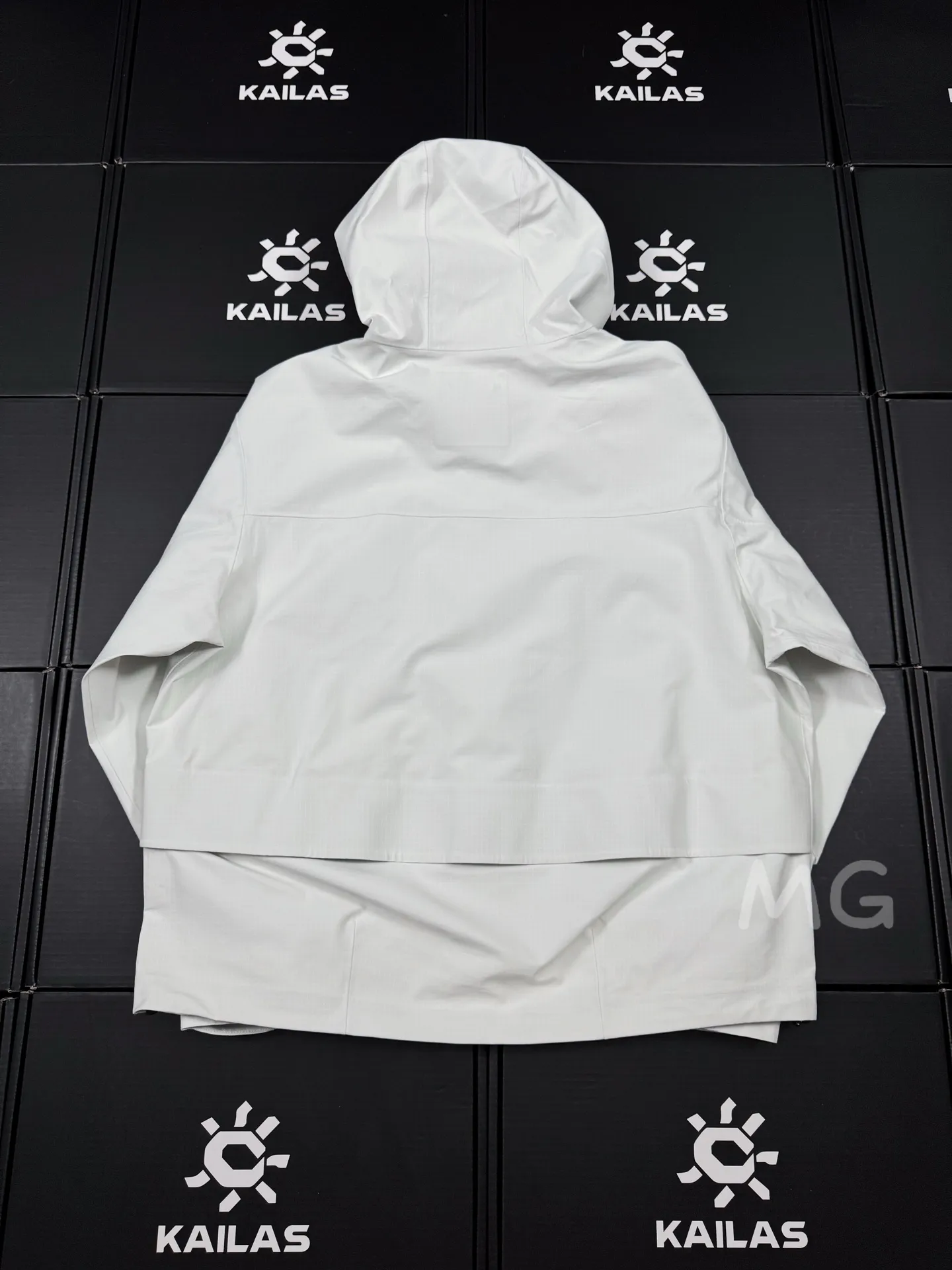 KOLON SPORT GORE-TEX Hooded Shell Jacket D36019349 — view 6