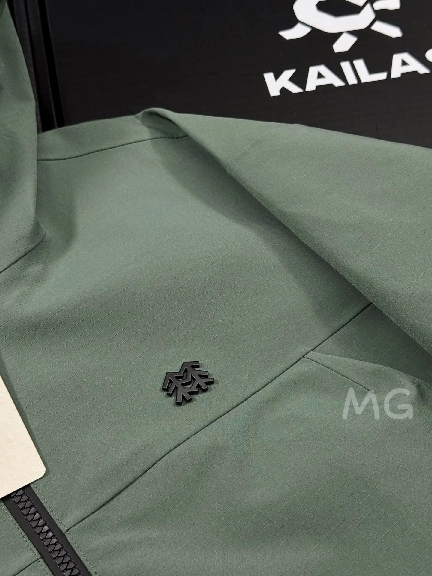 KOLON SPORT GORE-TEX Hooded Shell Jacket D36019292 — view 4