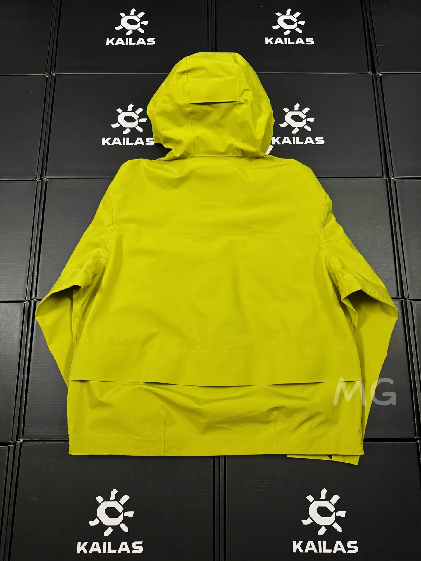 KOLON SPORT GORE-TEX Hooded Shell Jacket D36019351 — view 2