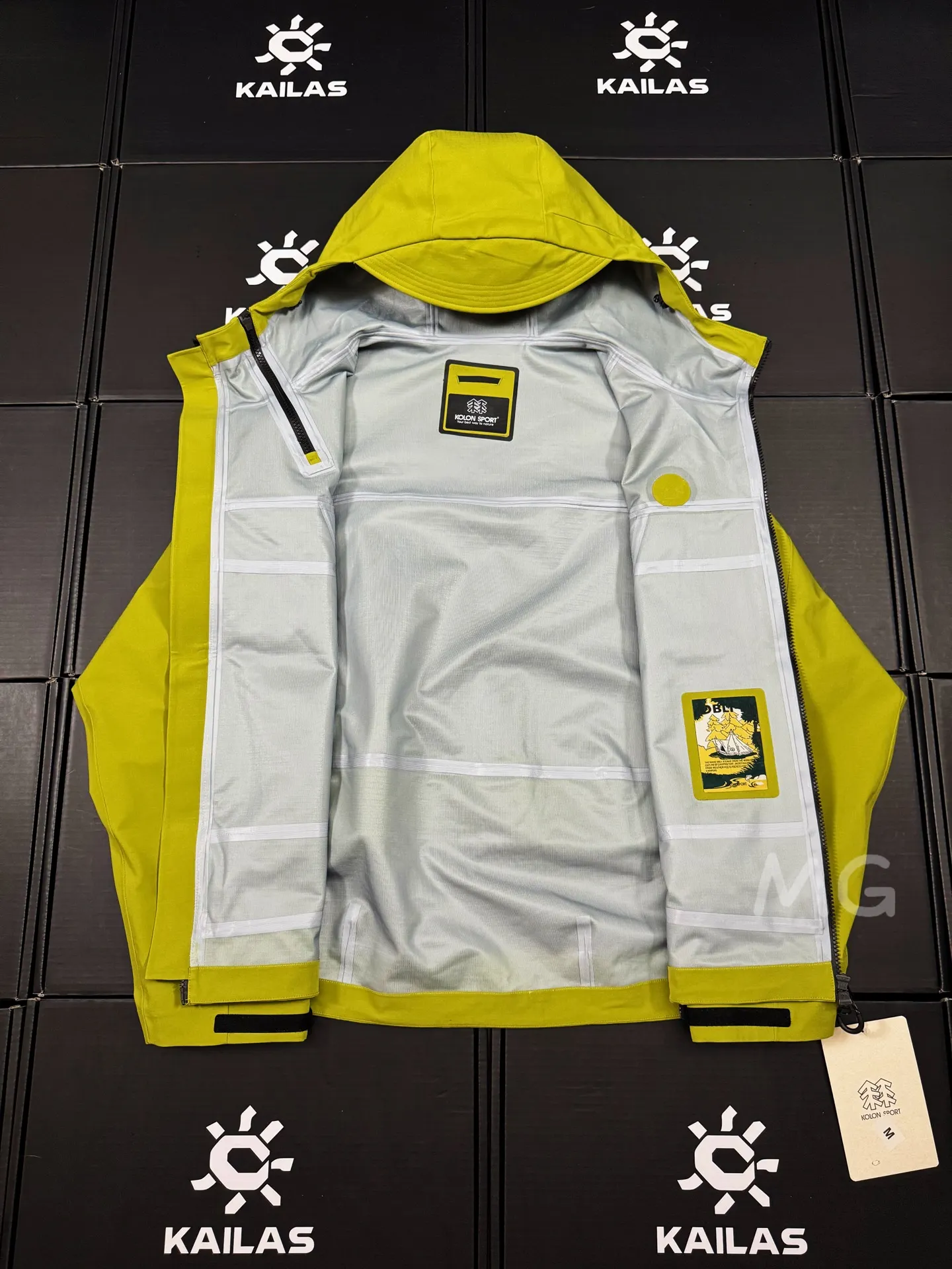 KOLON SPORT GORE-TEX Hooded Shell Jacket D36019351 — view 3