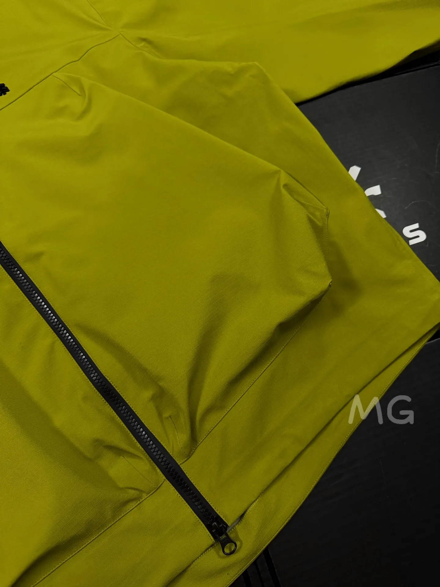 KOLON SPORT GORE-TEX Hooded Shell Jacket D36019351 — view 6