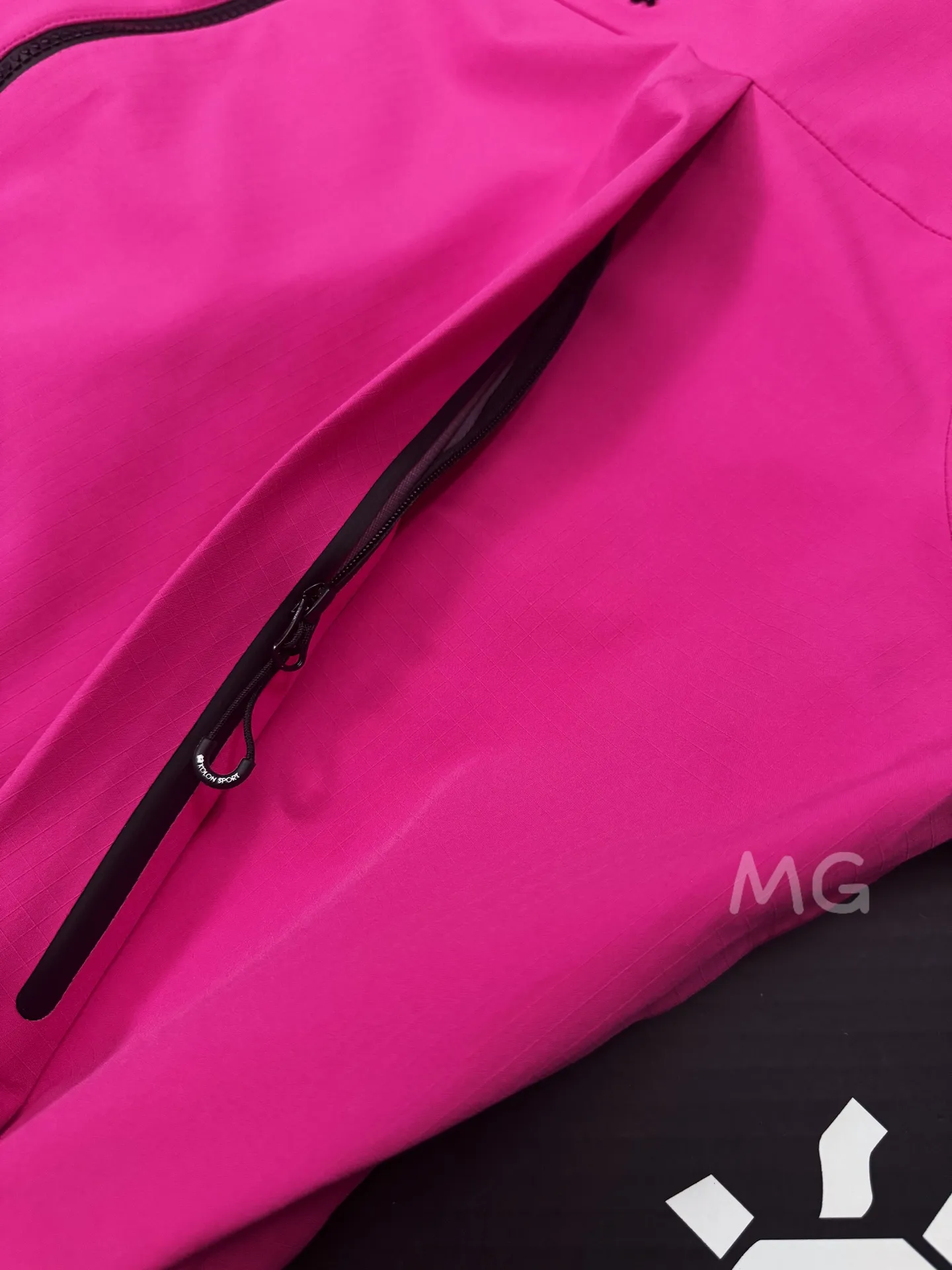 KOLON SPORT GORE-TEX Hooded Shell Jacket D36019291 — view 5