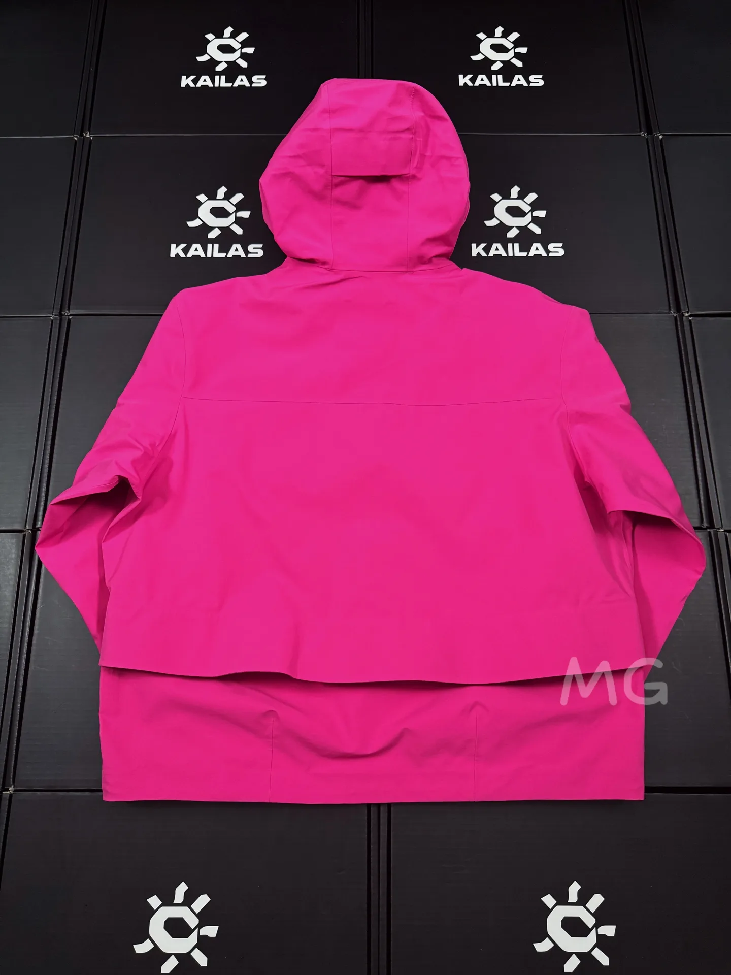 KOLON SPORT GORE-TEX Hooded Shell Jacket D36019291 — view 6
