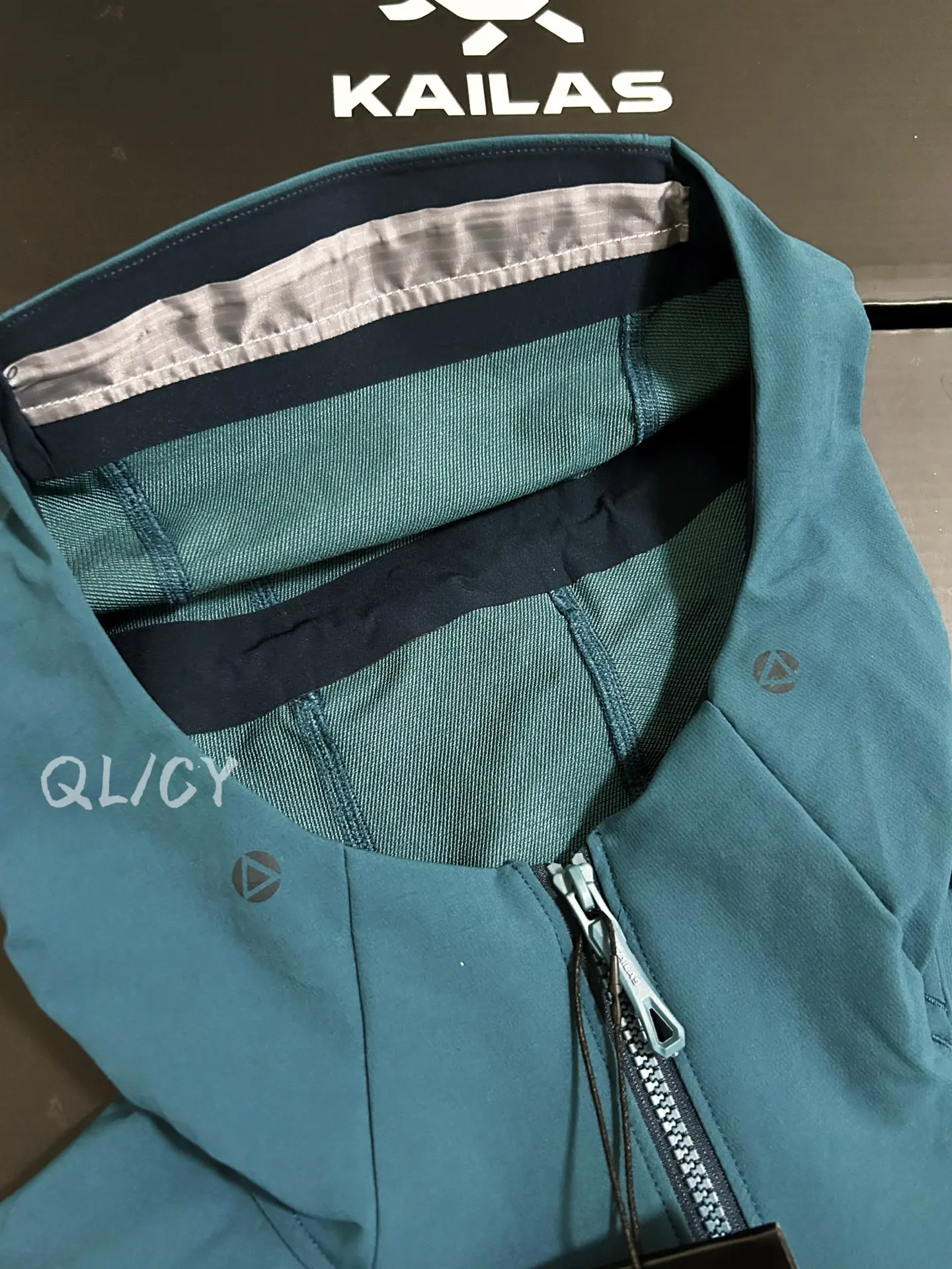 M8 Hooded Softshell Outdoor Jacket D36019563 — view 4