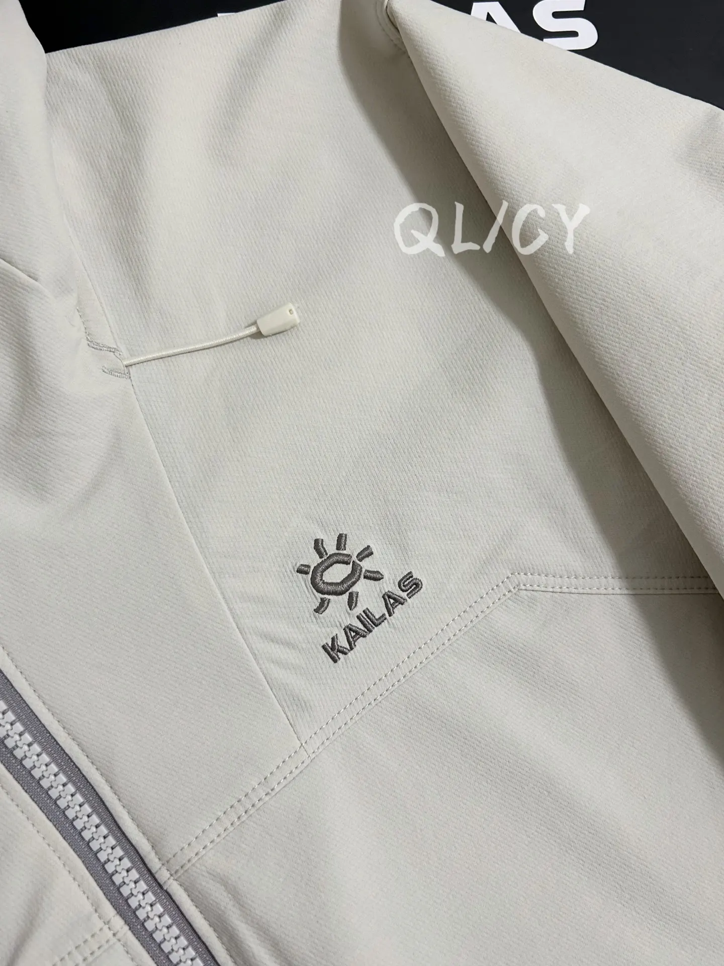 M8 Hooded Softshell Outdoor Jacket D36019561 — view 4