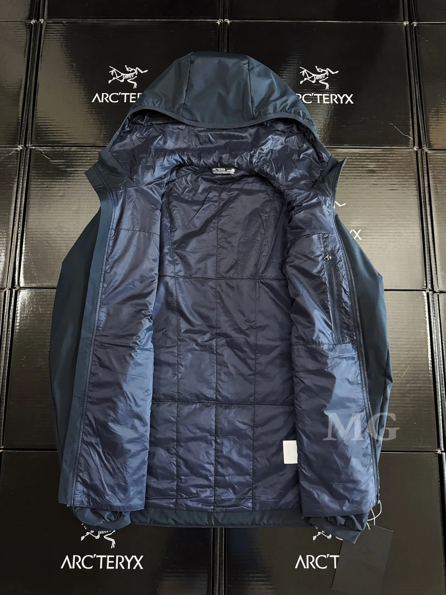 Atom SL Hoody Lightweight Insulated Jacket D36019638 — view 4