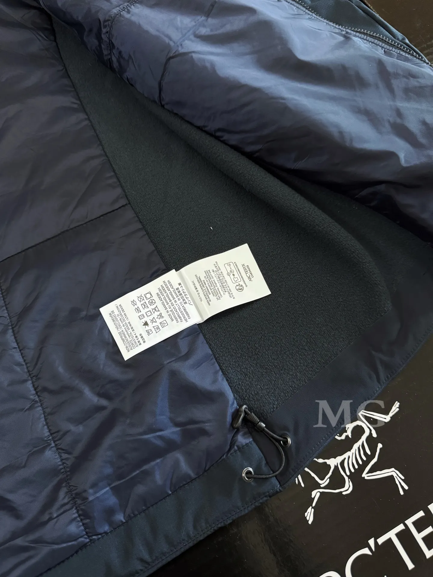 Atom SL Hoody Lightweight Insulated Jacket D36019638 — view 9