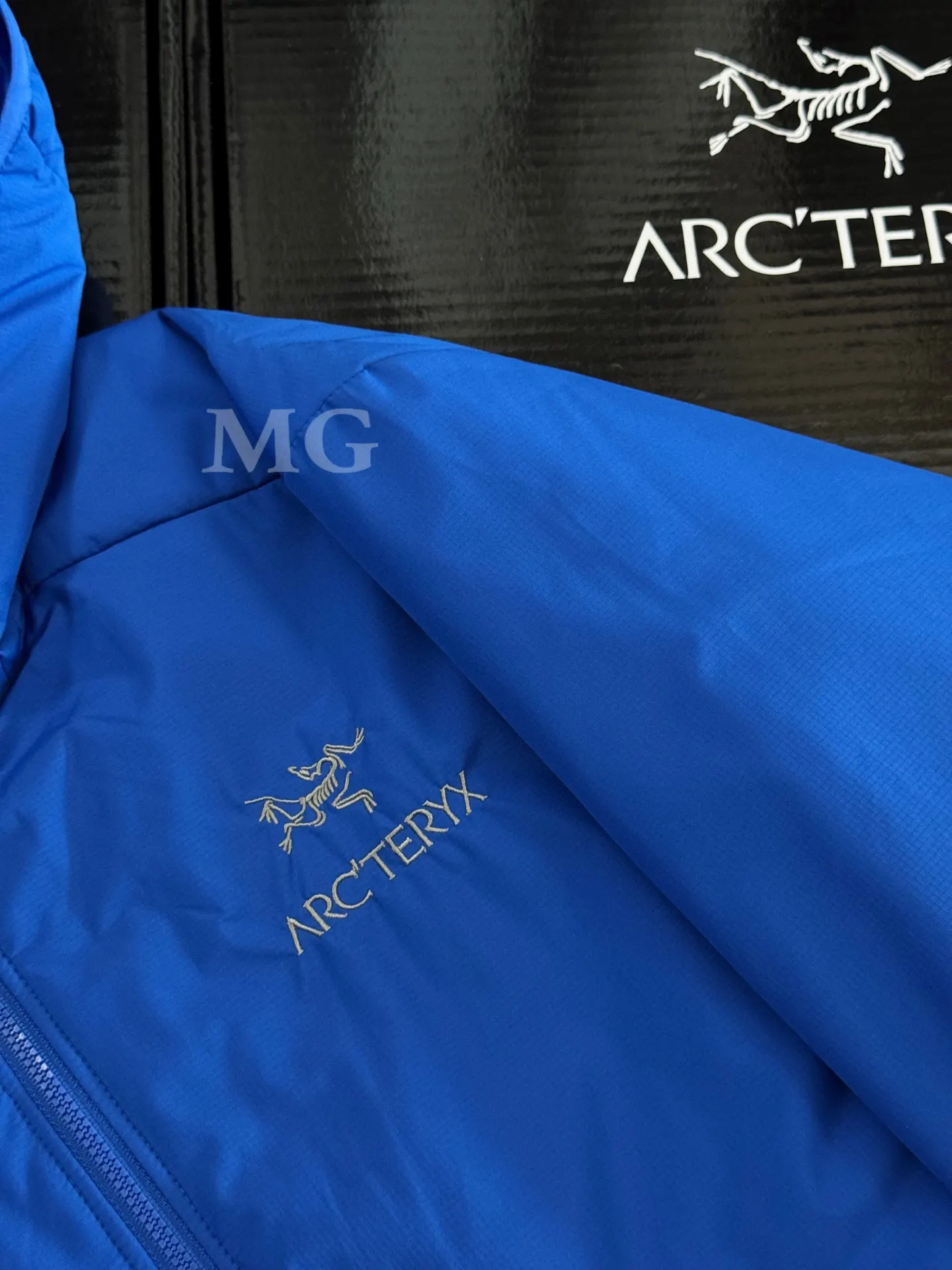 Atom SL Hoody Lightweight Insulated Jacket D36019641 — view 4